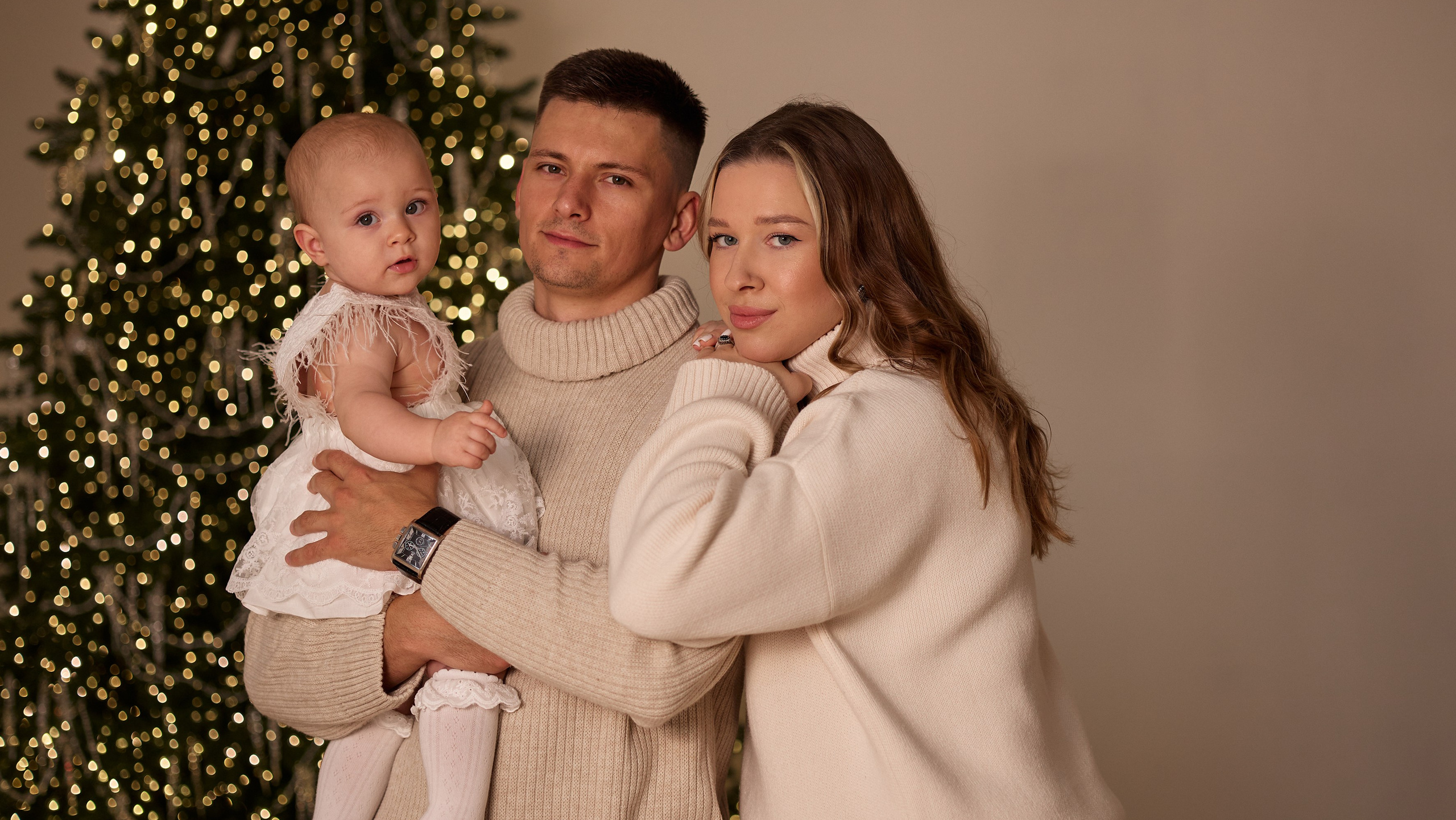 Новогодние съемки. Фотостудия Roomy в Краснодаре | Семейные и детские съёмки дней рождения от 1 до 5 лет, аренда зала фотостудии