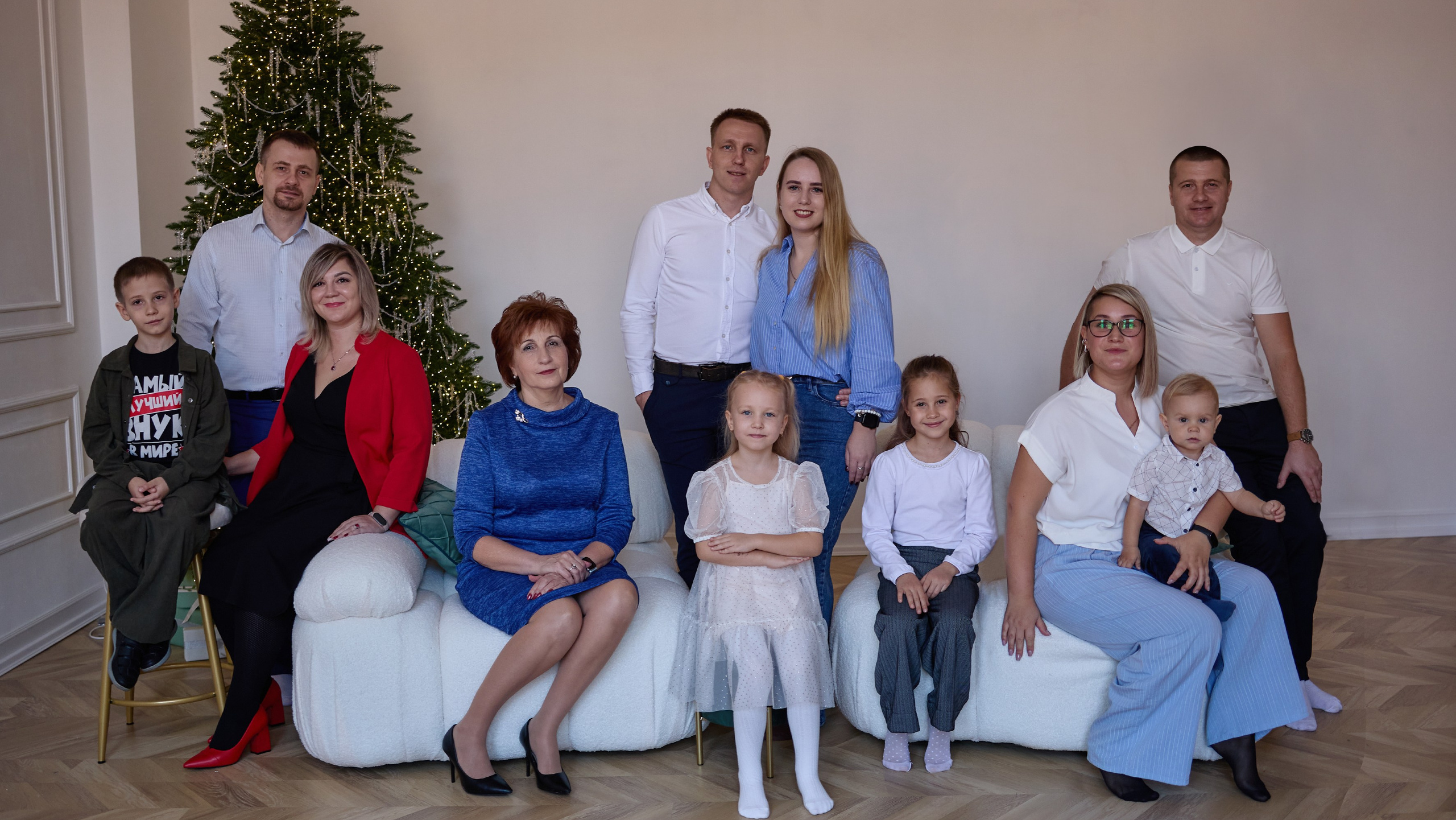 Новогодние съемки. Фотостудия Roomy в Краснодаре | Семейные и детские съёмки дней рождения от 1 до 5 лет, аренда зала фотостудии
