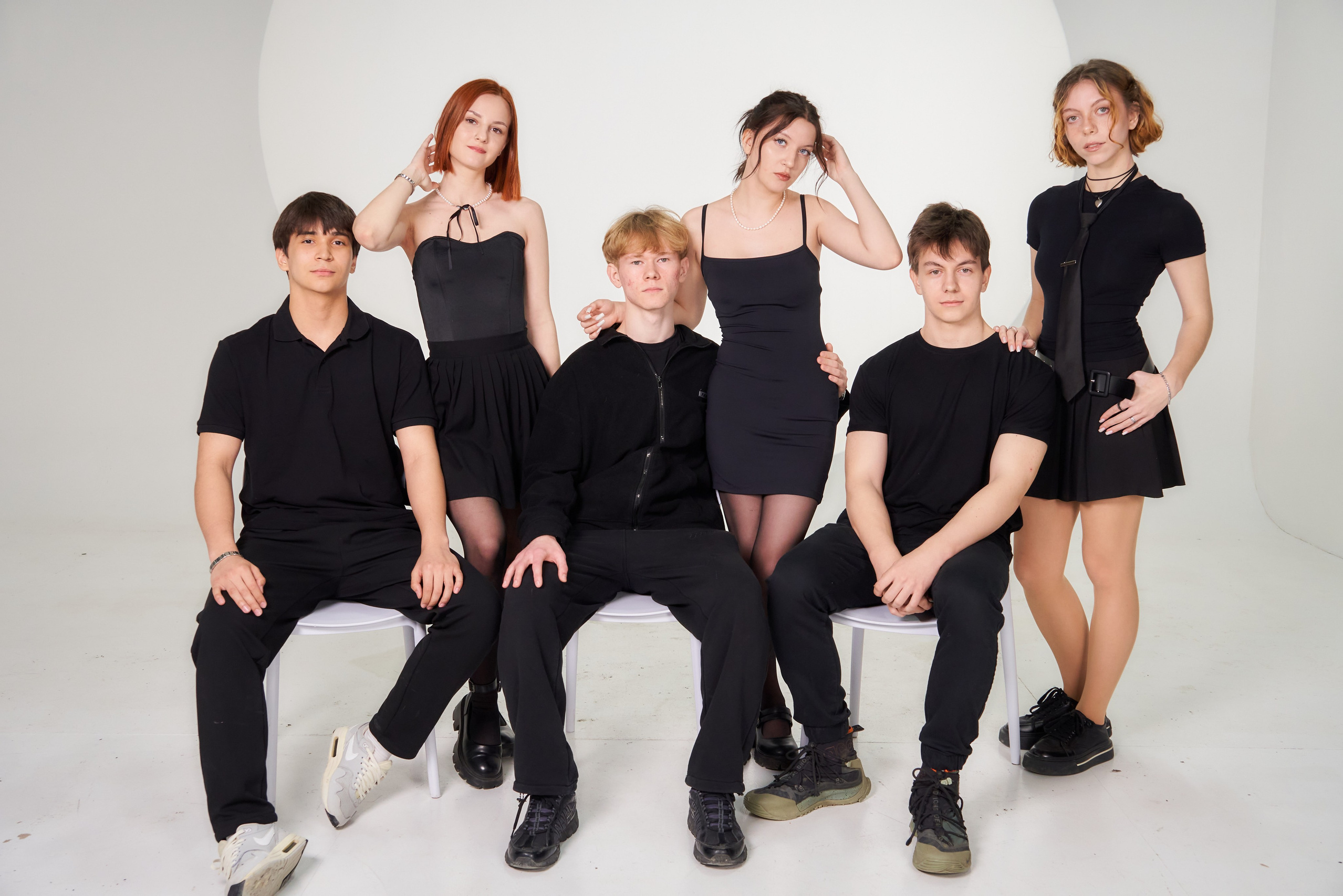 УСЛУГИ 9-11 КЛАССЫ. Школьный фотограф в Уральске, студия | Классный Школьный Альбом