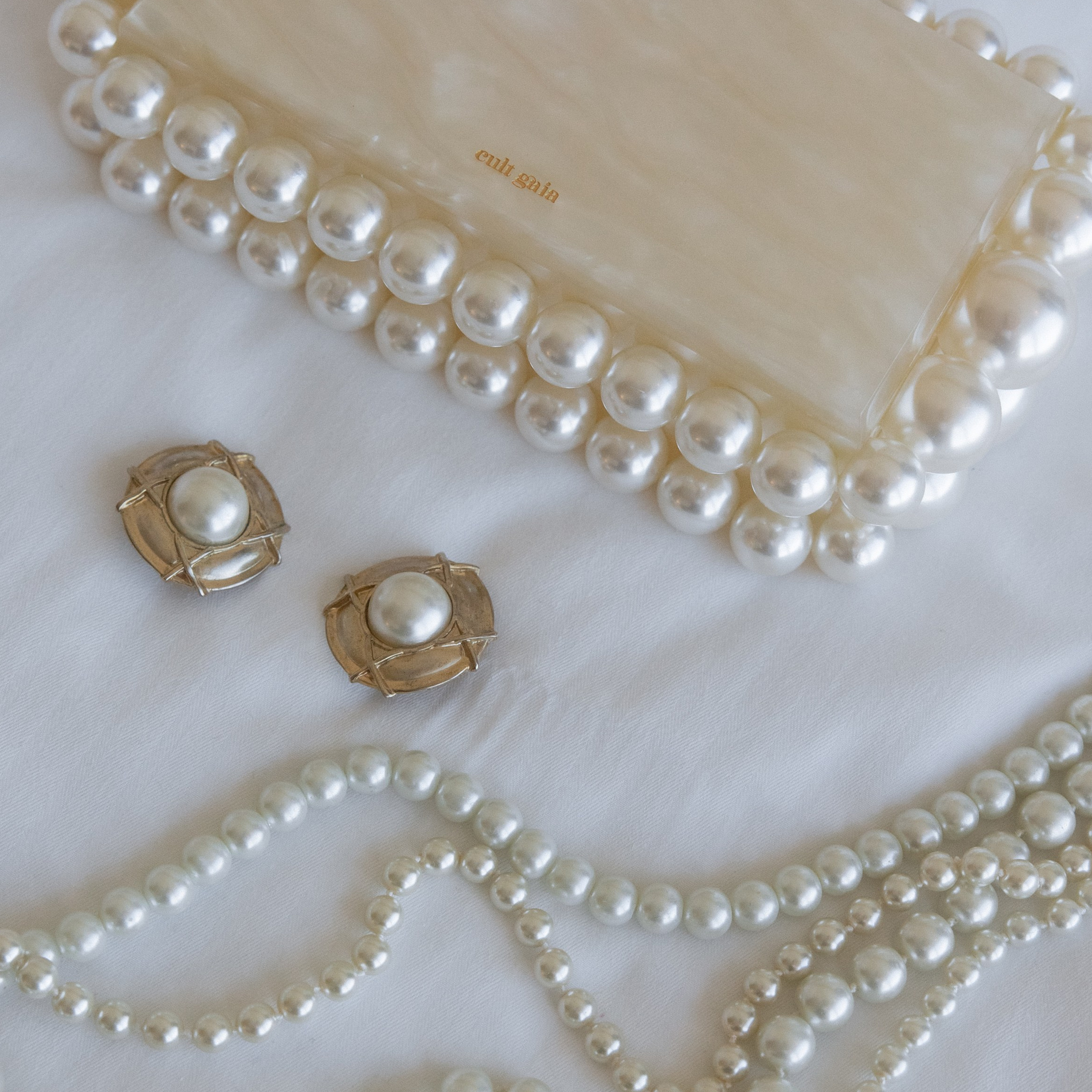 Price. Galina and Nikita Bykovets, a wedding photographer and videographer duo in Germany