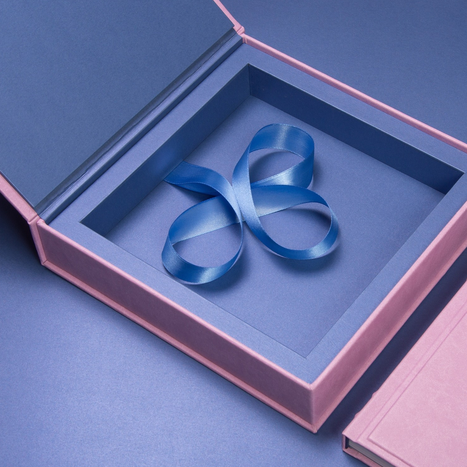 Изготовление фотокниг в Москве. Доставка фотокниг в другие города