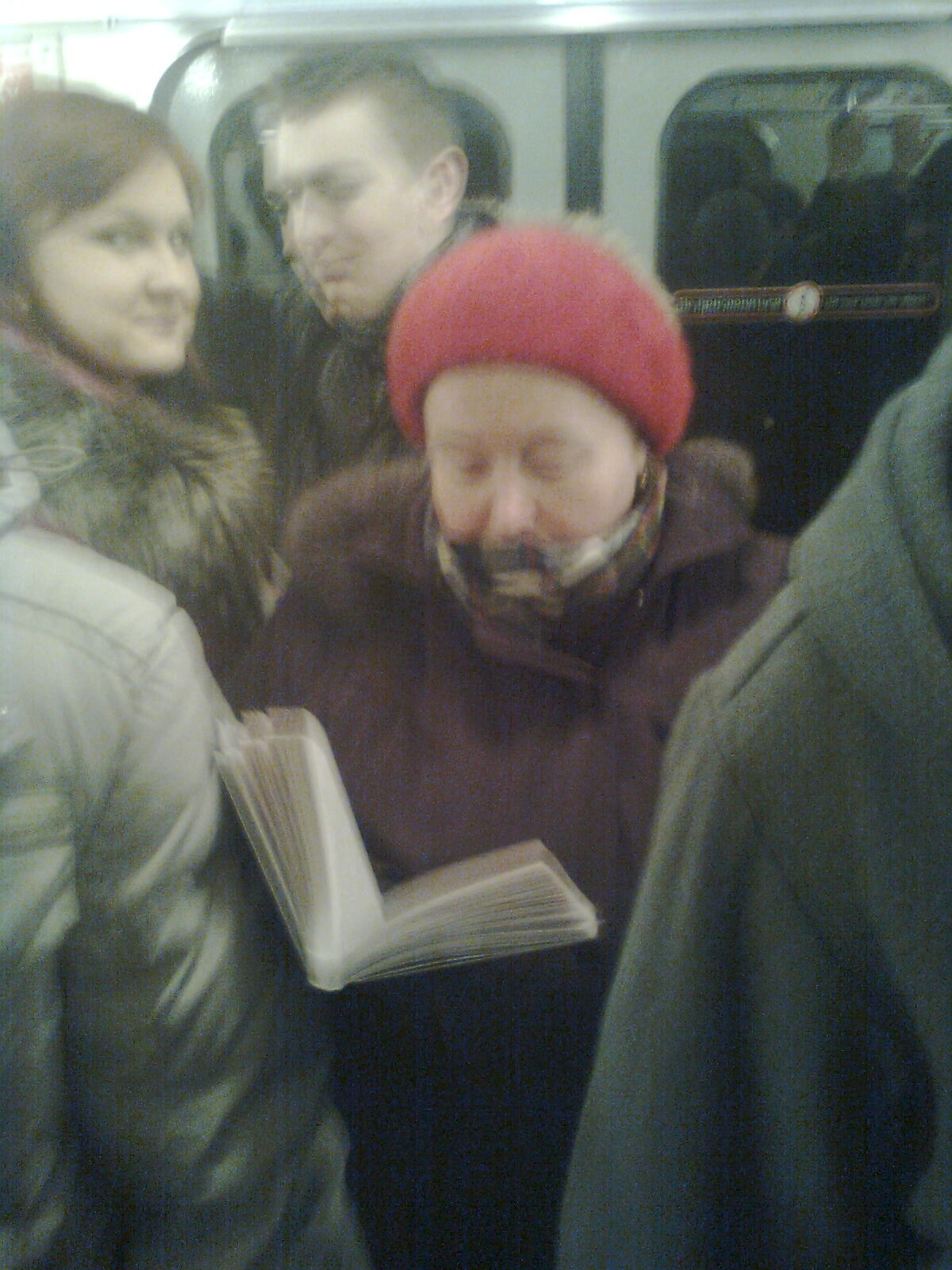 Питерское метро. Художник. Фотограф