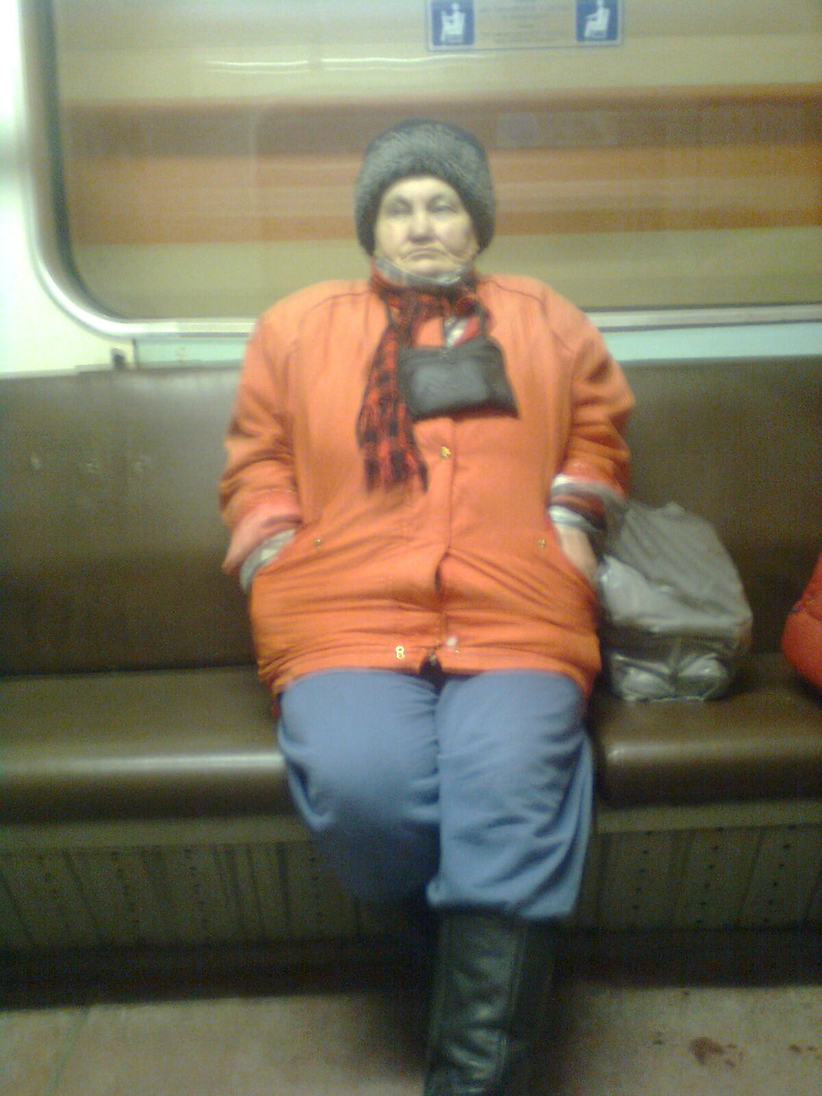 Питерское метро. Художник. Фотограф