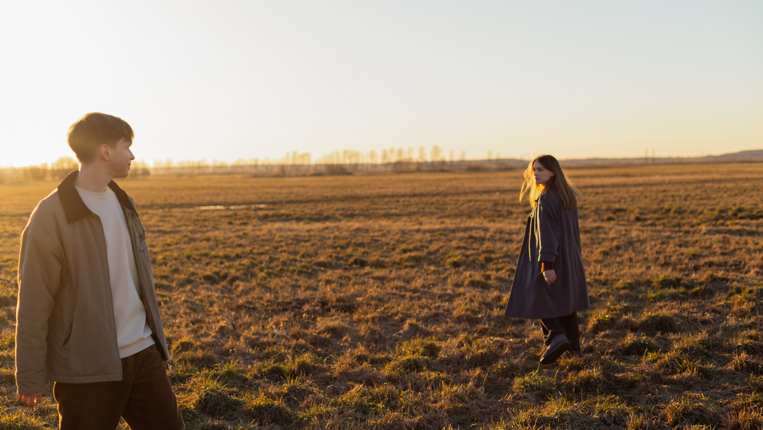 лав стори фотосессия love story фотосессия фотосессия пары влюбленных на поле на природе на закате Любовь