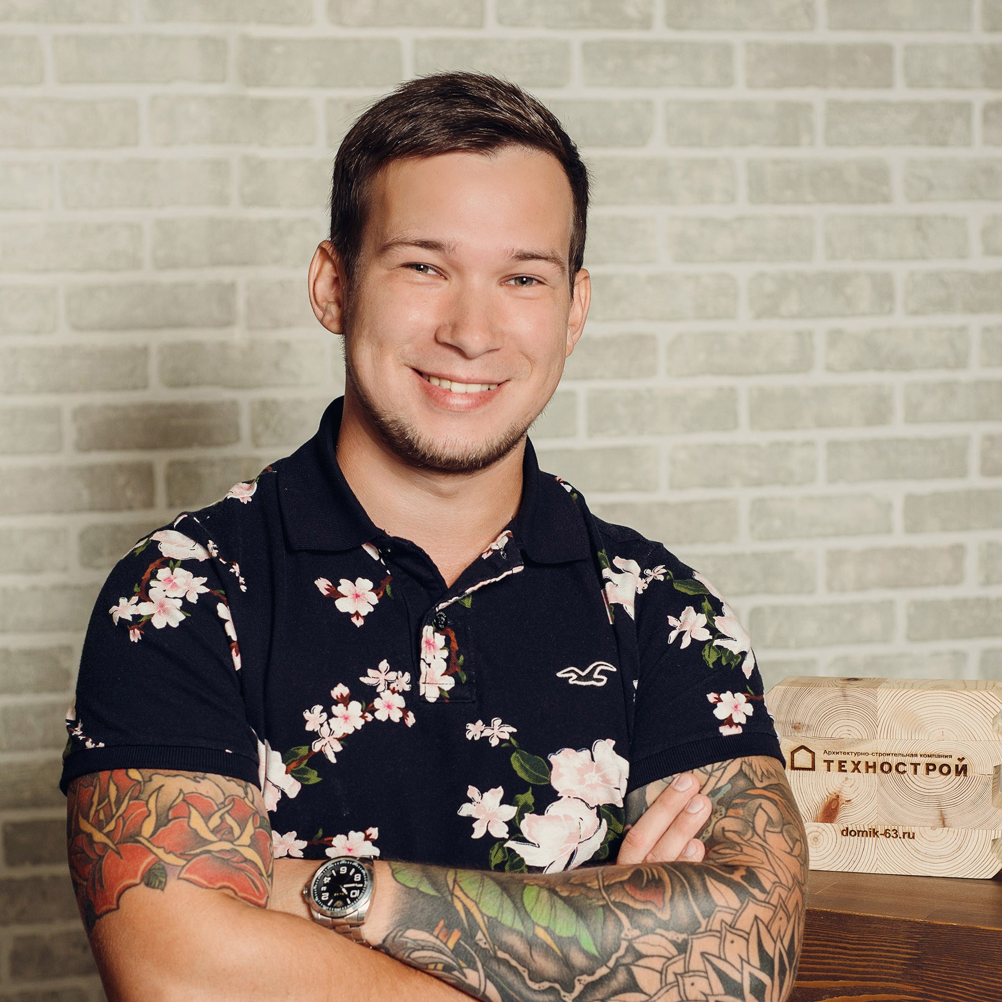 Портрет сотрудника строительного офиса