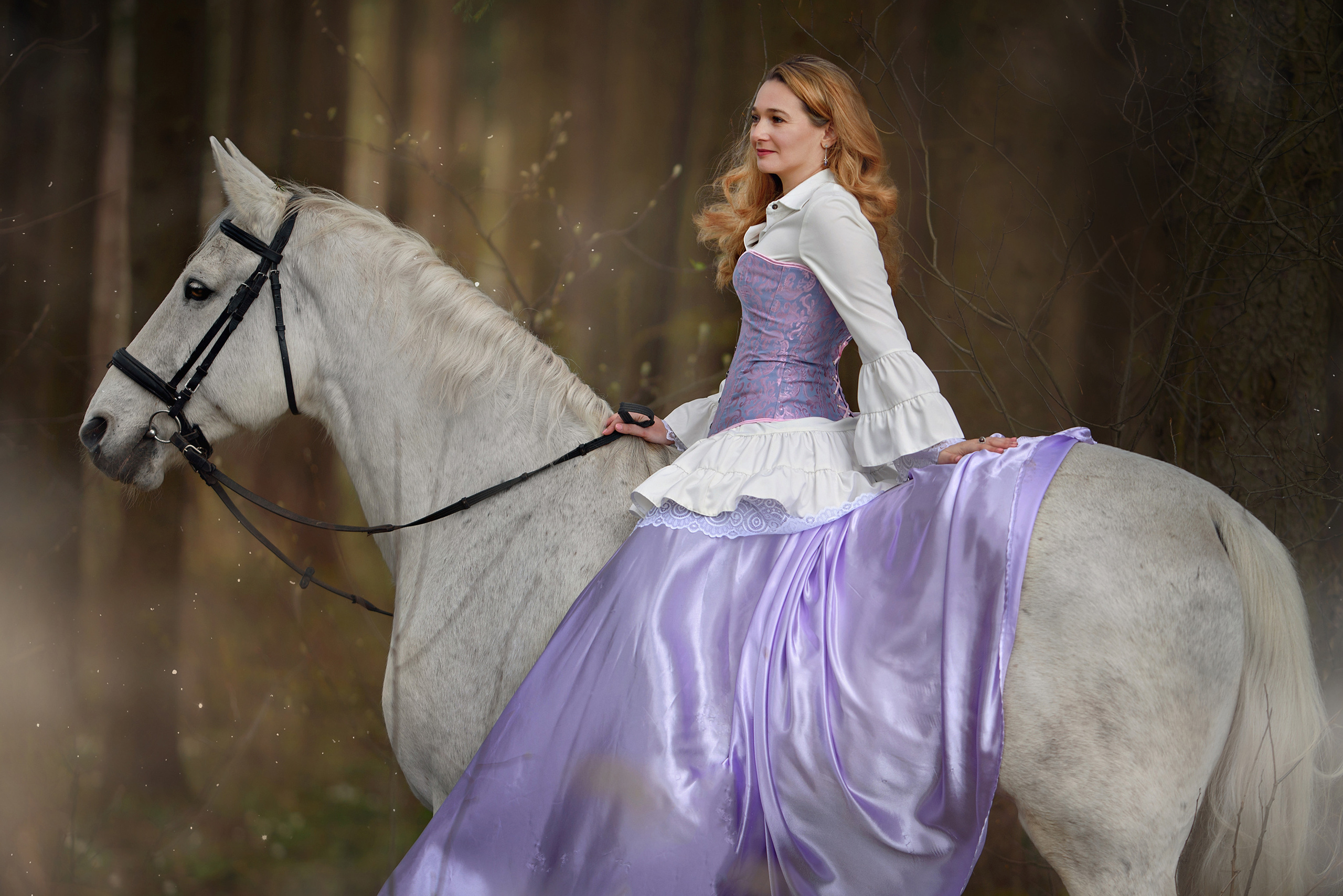 Доступные костюмы. Фотограф Вероника Ранцева, фотосессии с лошадьми в Минске и Могилеве