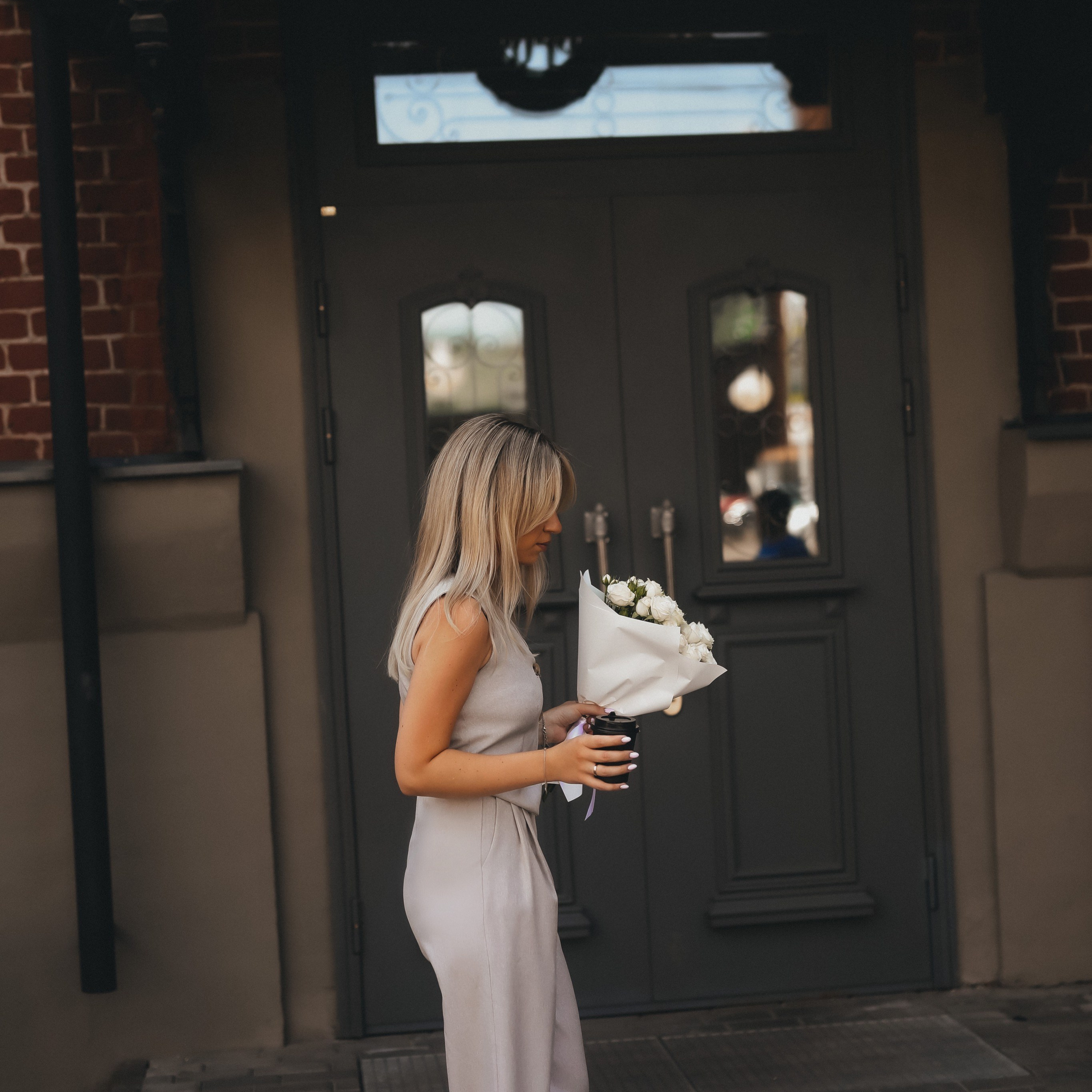 Контакты. Женский портрет