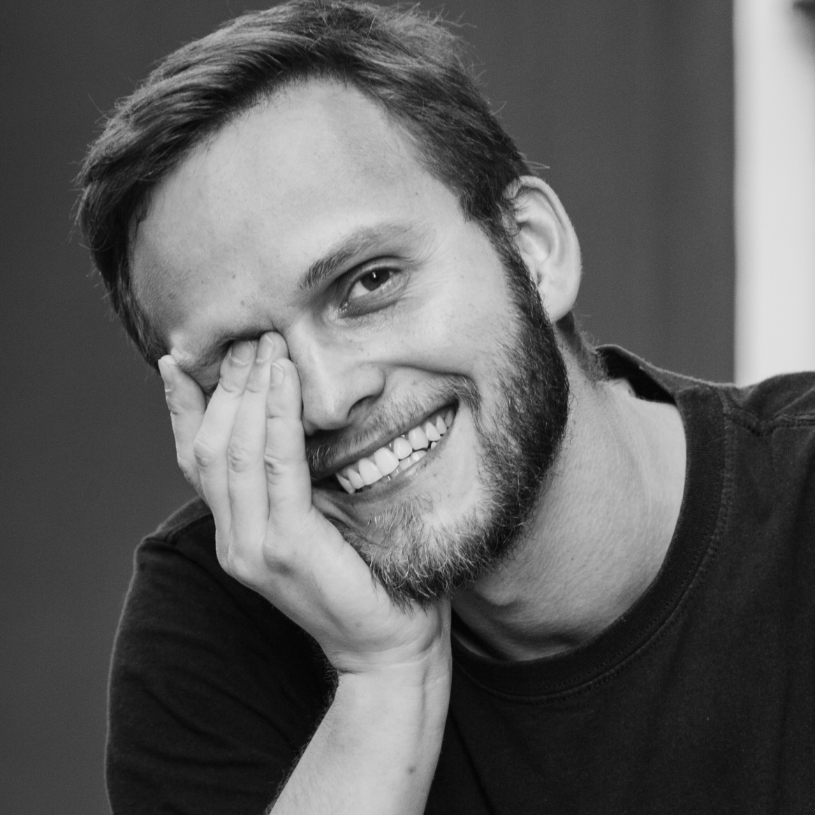 Обо мне. Портретный фотограф Белград Матвей Кармаков