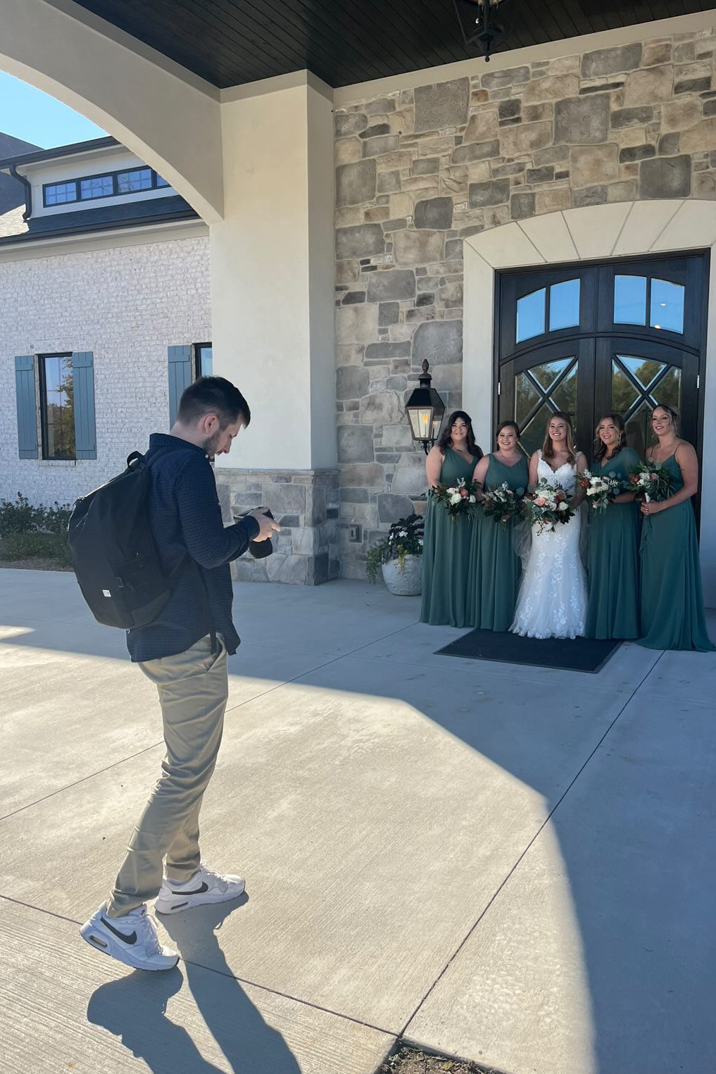 Contact. Wedding photographer