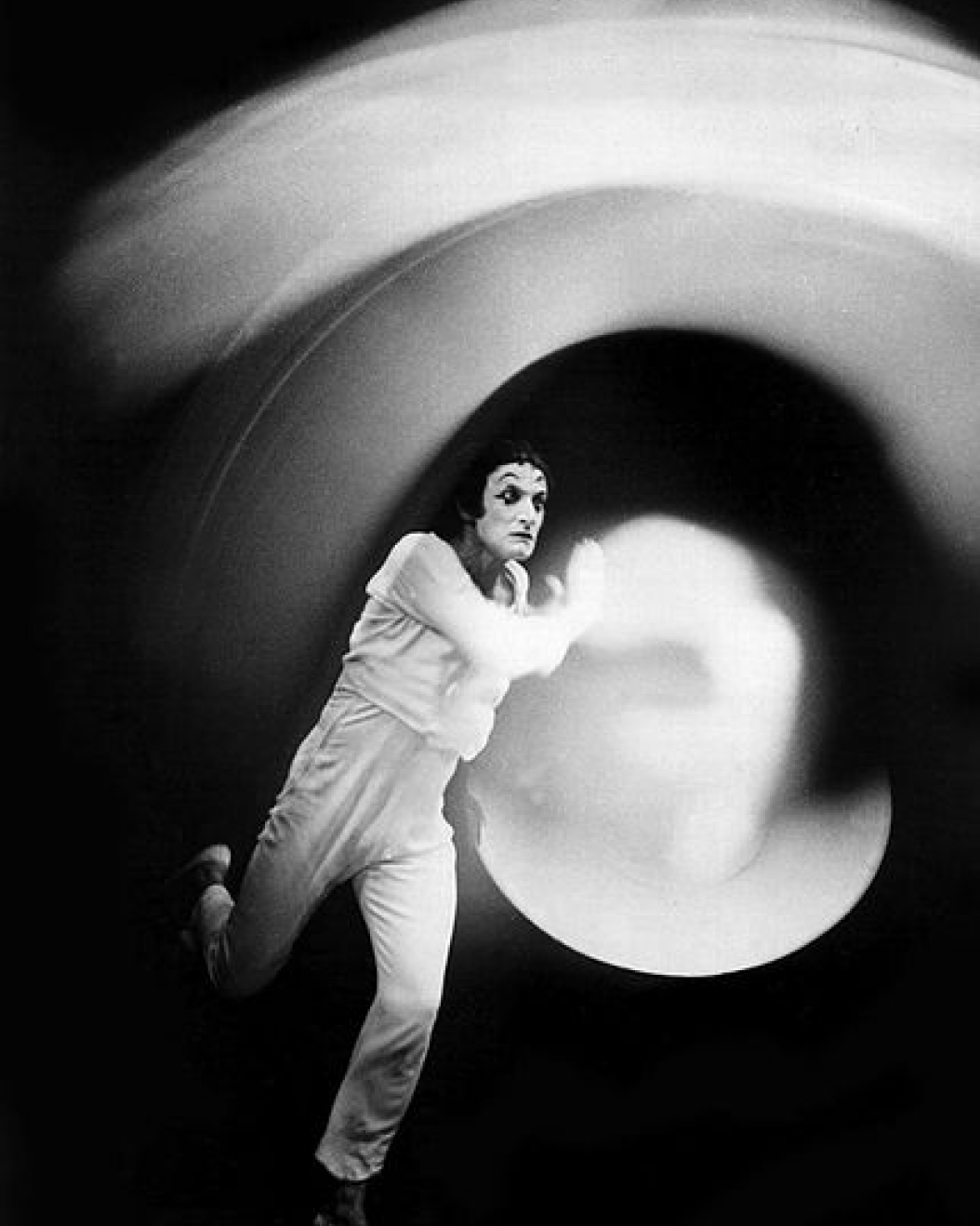 Марсель Марсо в театре «Эркель» на фото Eifert János, Венгрия, 1968 год