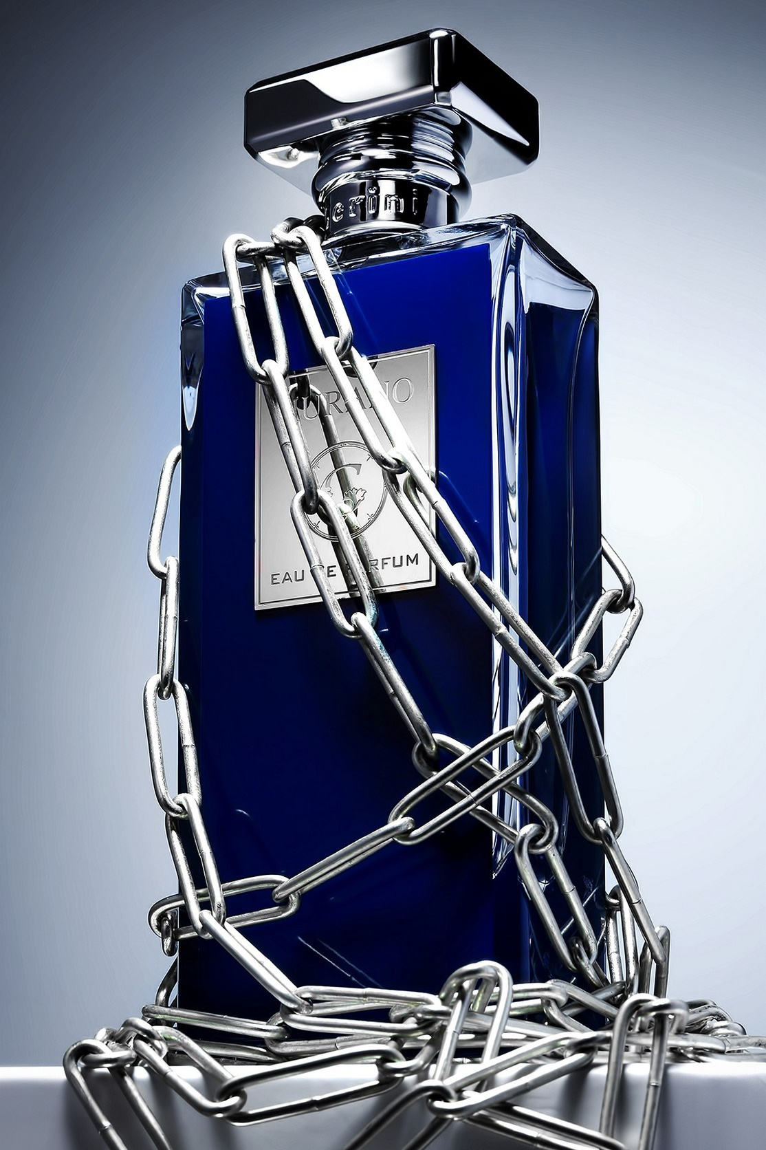 Рекламная фотосъемка парфюмерии и духов в Ростове