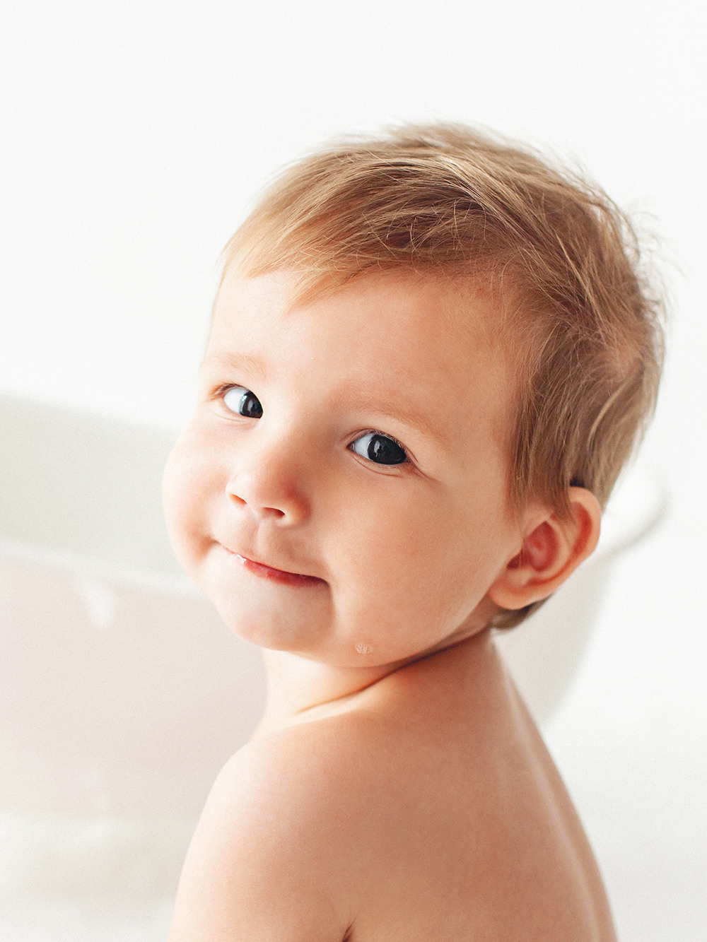 15 poses for a photo shoot on the floor. Детский фотограф в Самаре