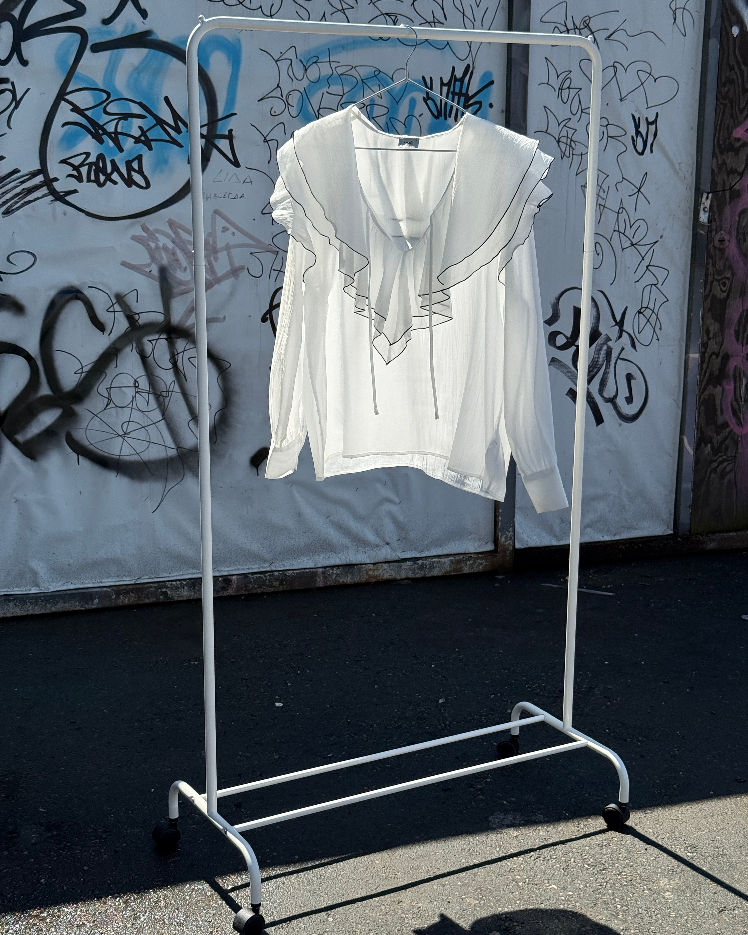 Рубашки и топы. Iva rent