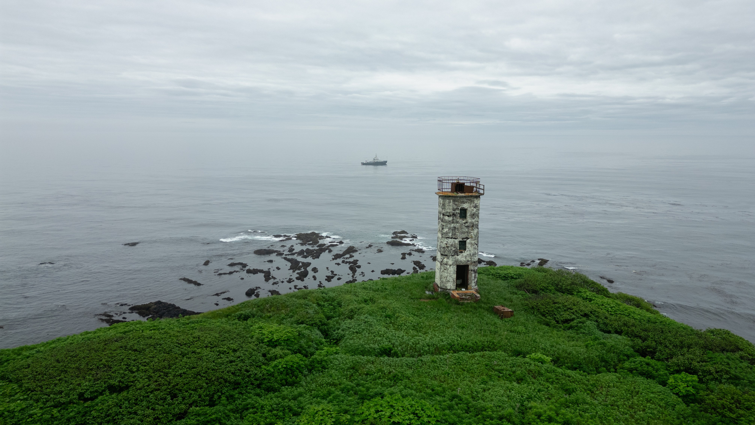 Onekotan island. Professional photographer Alexey Nikitin in Moscow