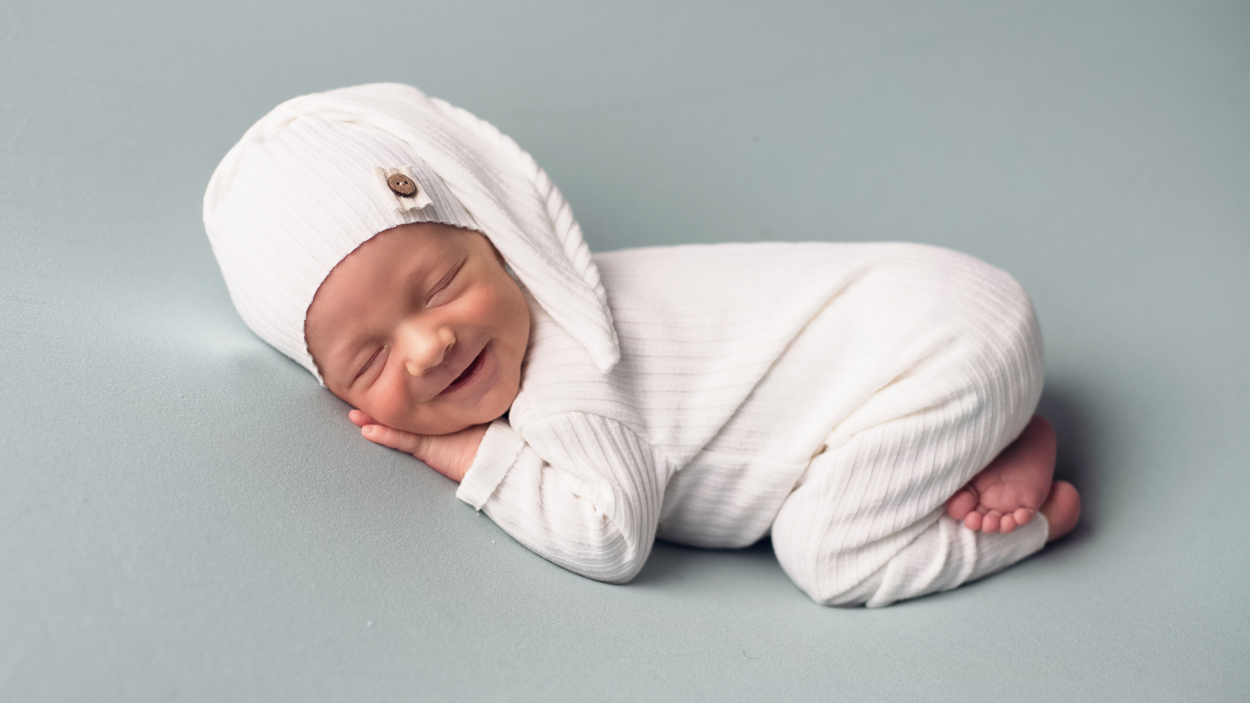 Фотограф новорожденных в г. Россошь Виктория Нечепуренко