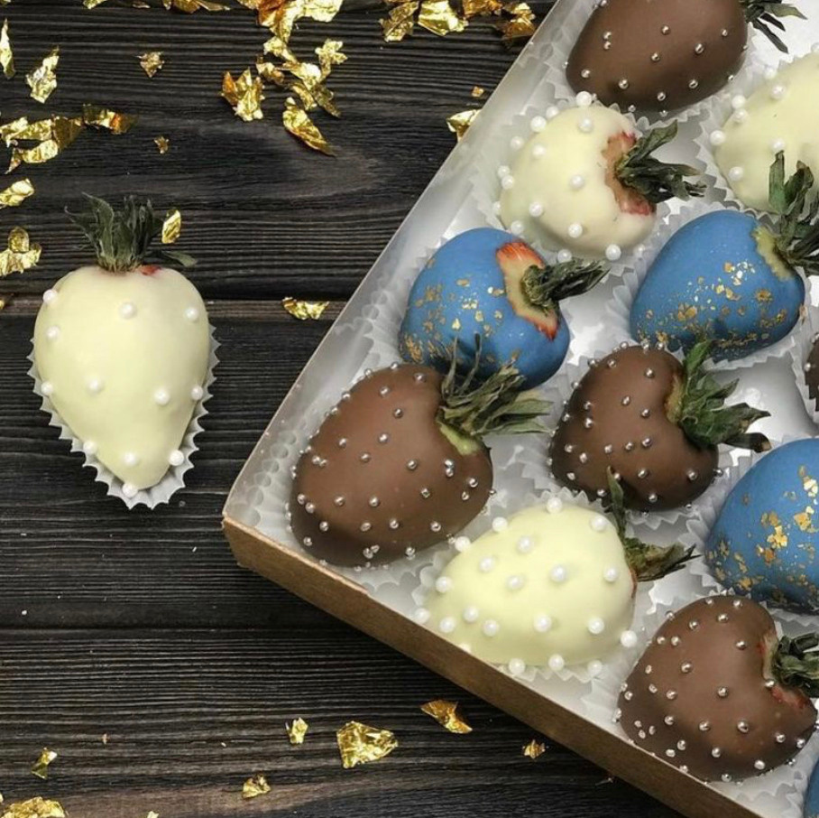 Наборы из клубники в шоколаде Сургут. Клубника в шоколаде в Сургуте