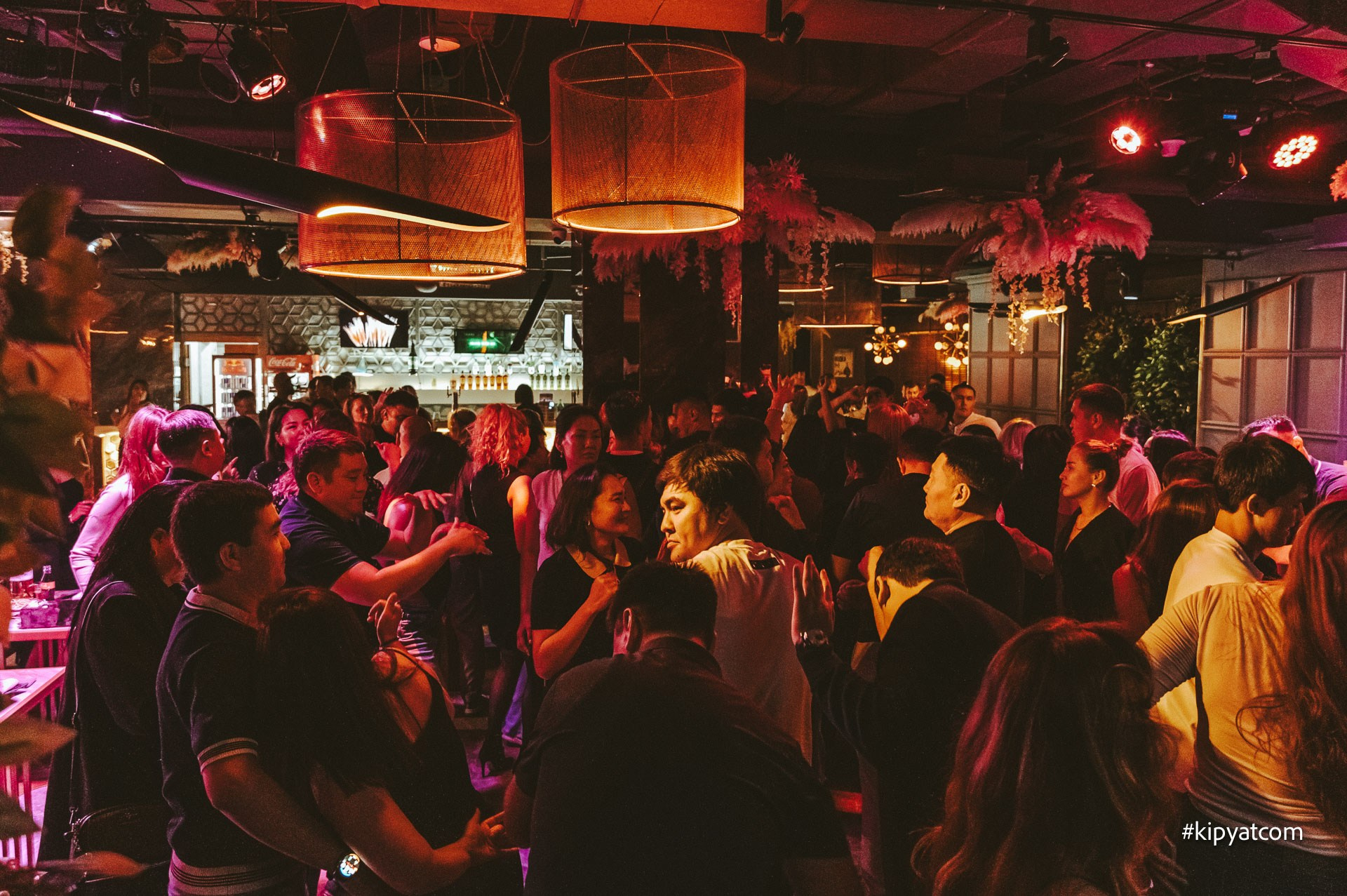 Панаехали бц Москва. Астана Кипятком