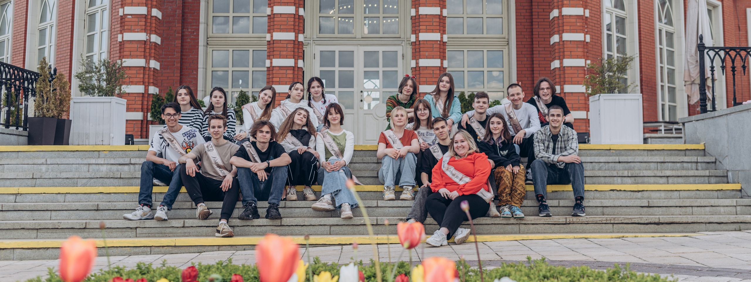 Выпускной альбом с душой — фотосессия, ретушь и дизайн в Москве. MILATE — выпускные альбомы, фотосессии и видео в Москве