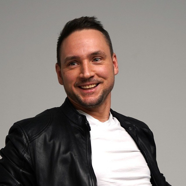 Контакты. Андрей Шаповалов — репортажный фотограф в Москве