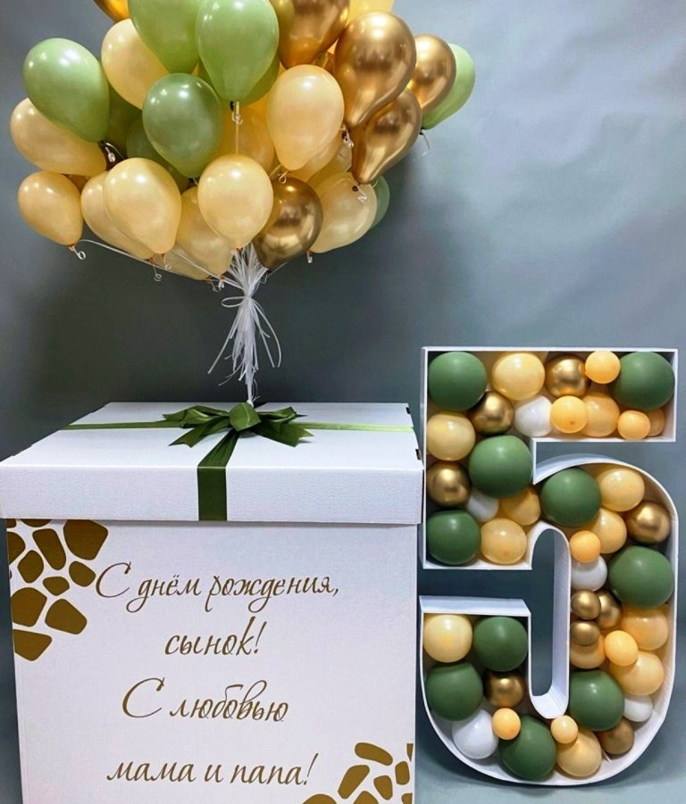 Коробка с шарами. Студия праздничного декора