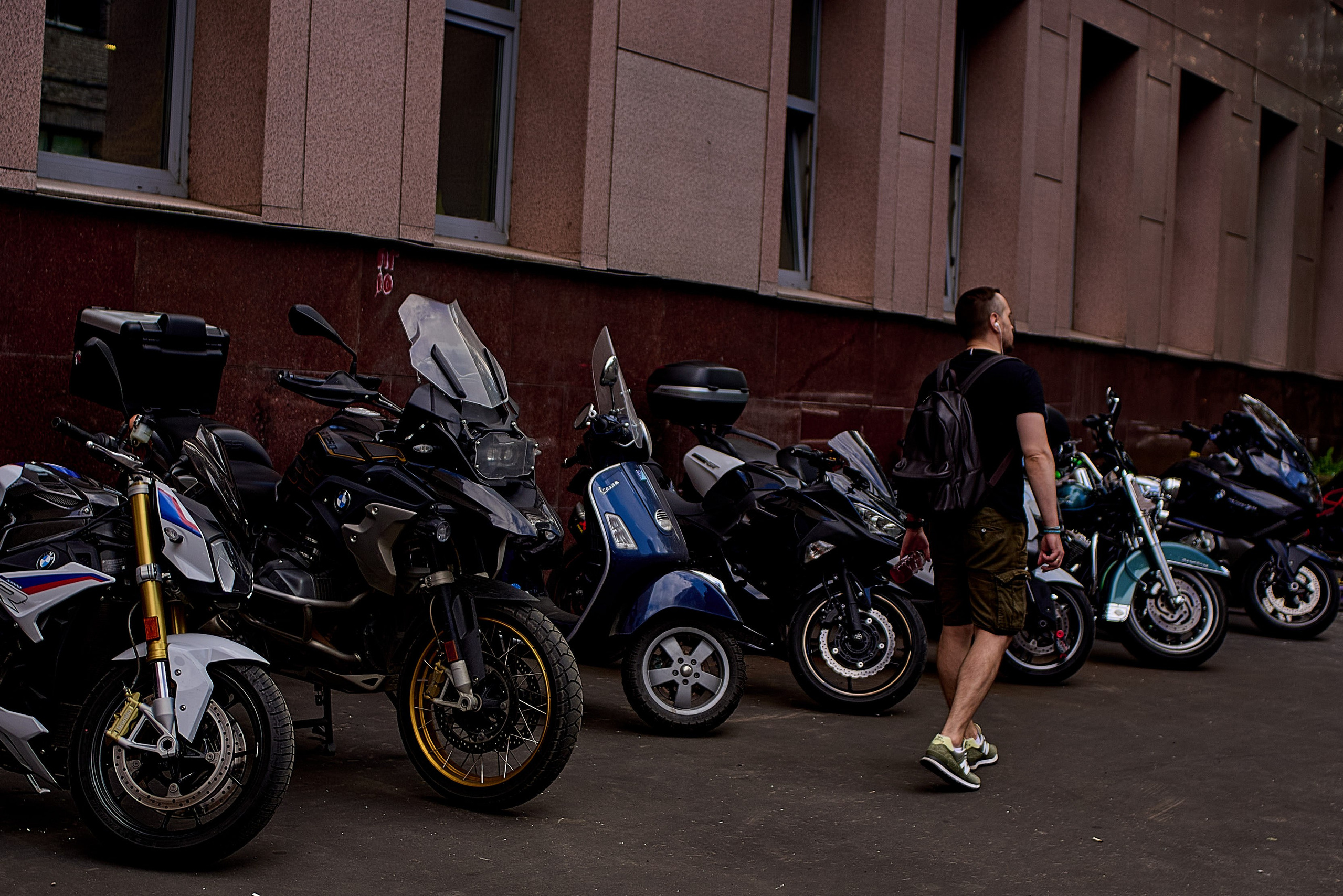 Many motorcycles without bikers in Russia. POV: #streetphotography #nikond750 #28mm #djiosmoaction4