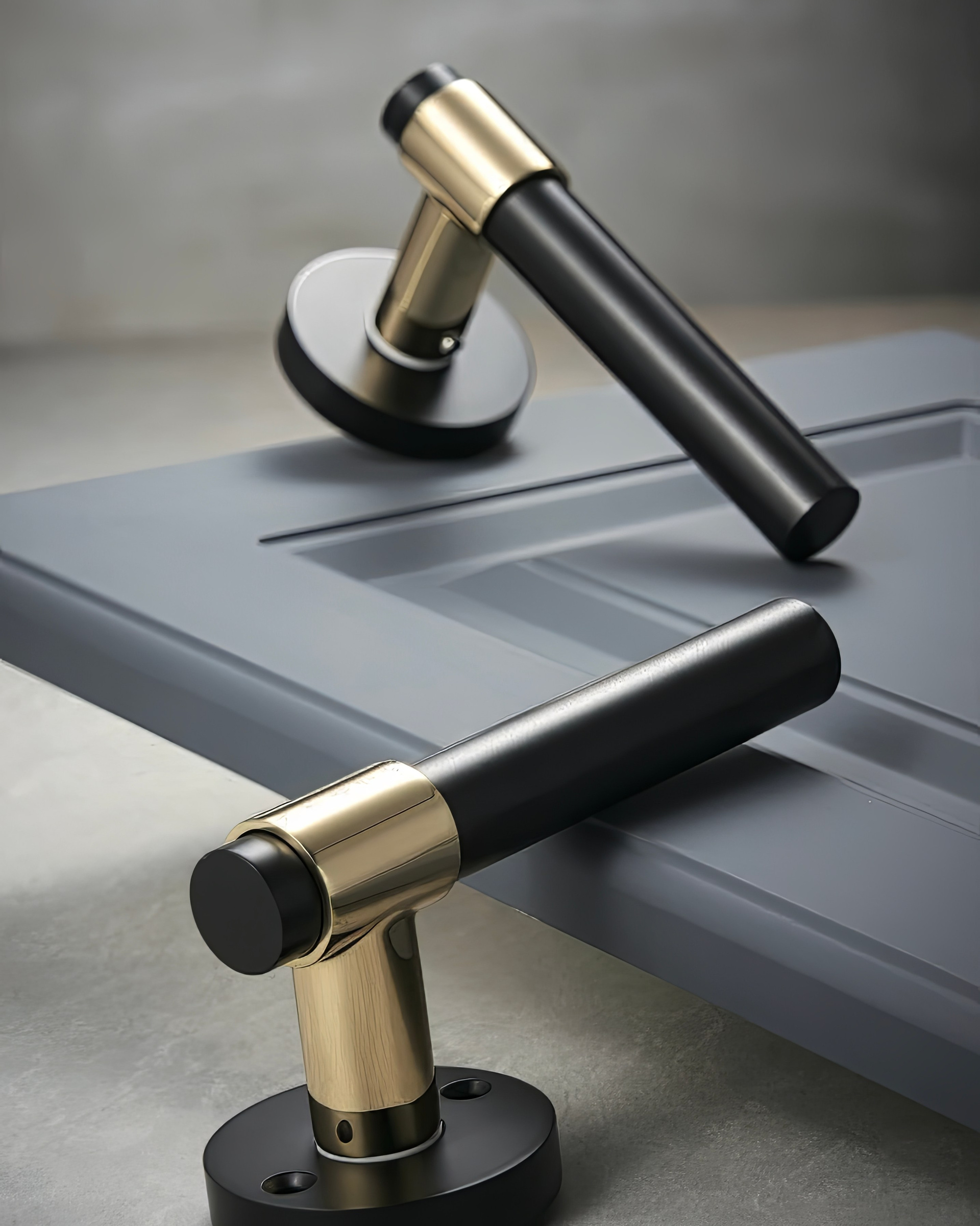 Дверные ручки