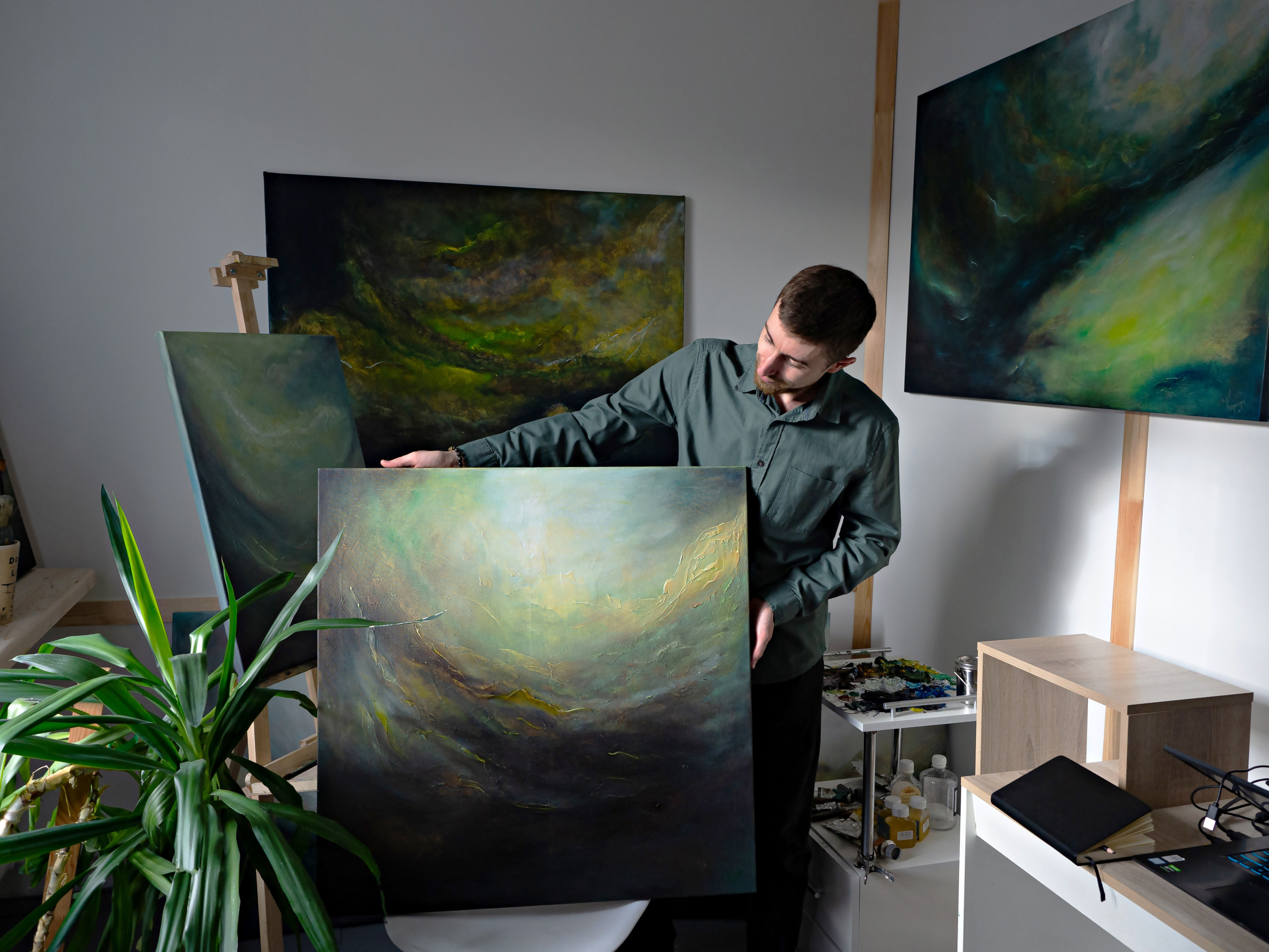 Обо мне. Художник Павел Коршунов