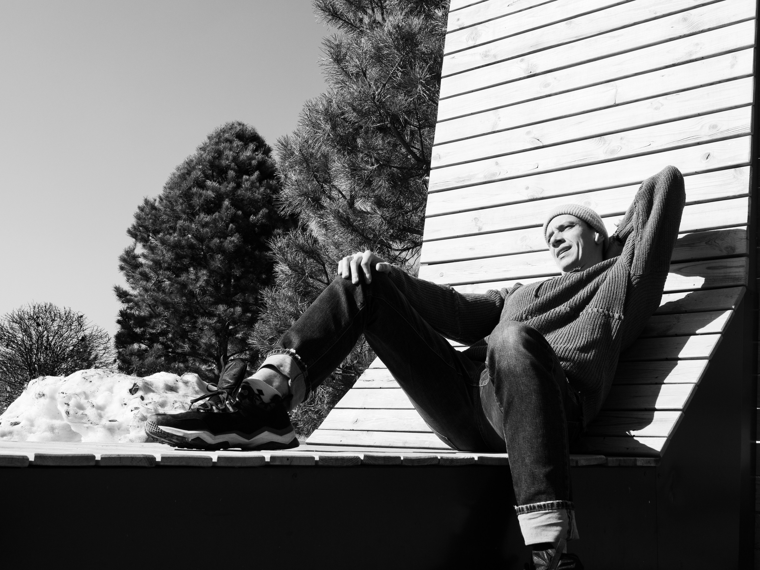 Весна. Прогулка во дворе офиса. Фотограф Евгений Серебряков в Екатеринбурге