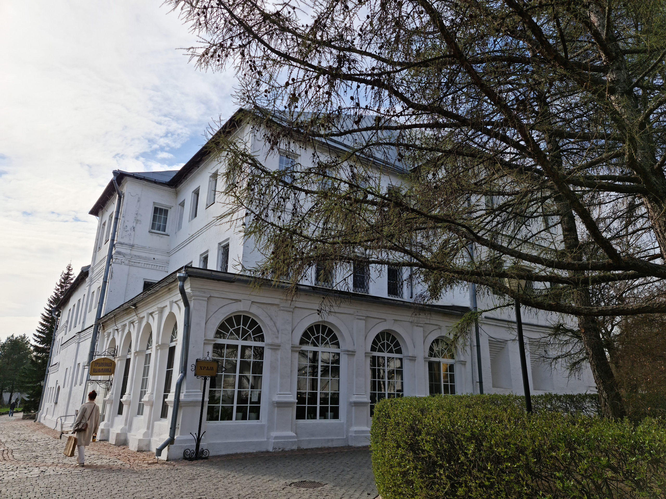 Трапезная паломника в Новоспасском монастыре в Москве.