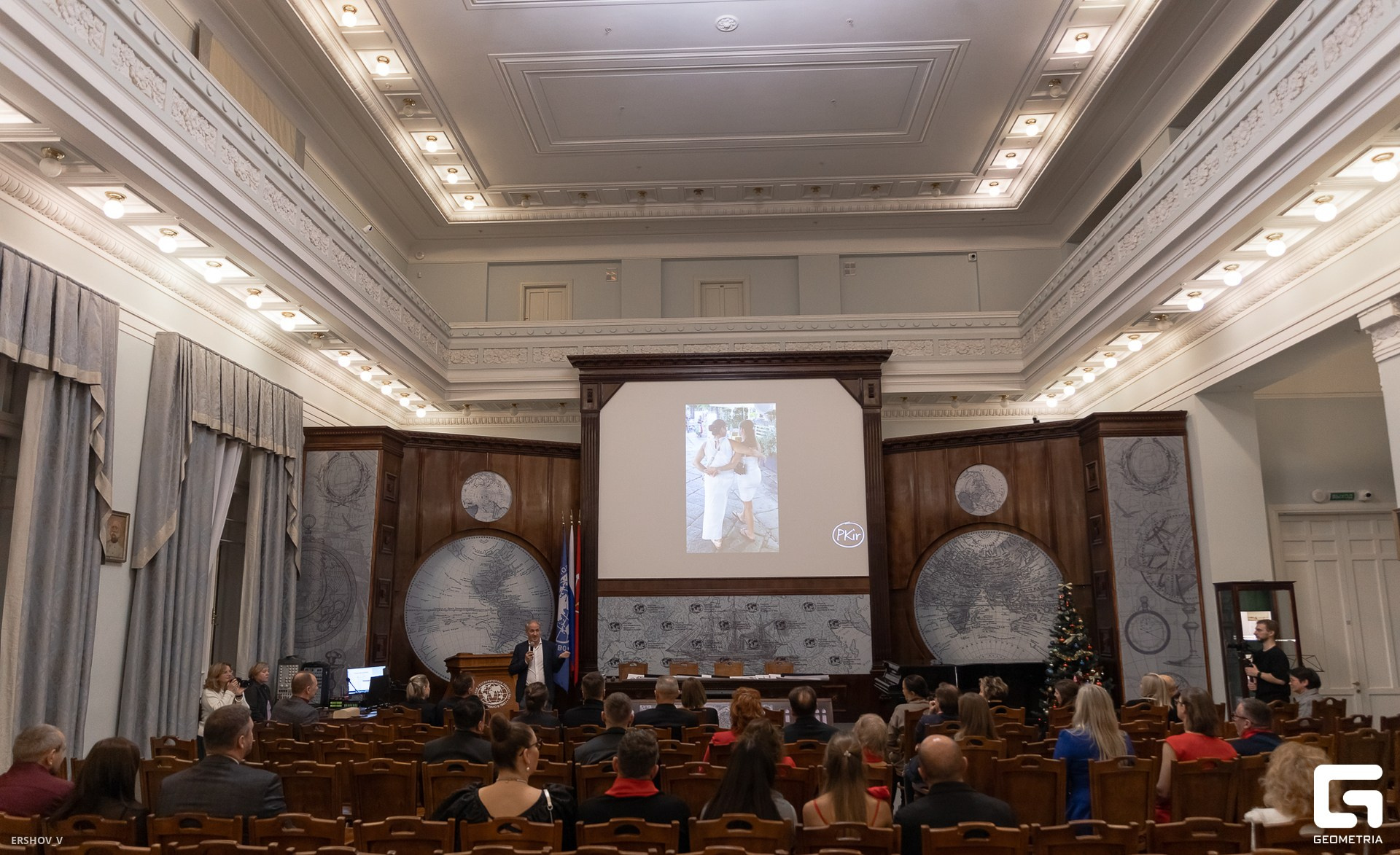 THE PLACES. EXHIBITION AND ART SHOW. PAVEL KIR