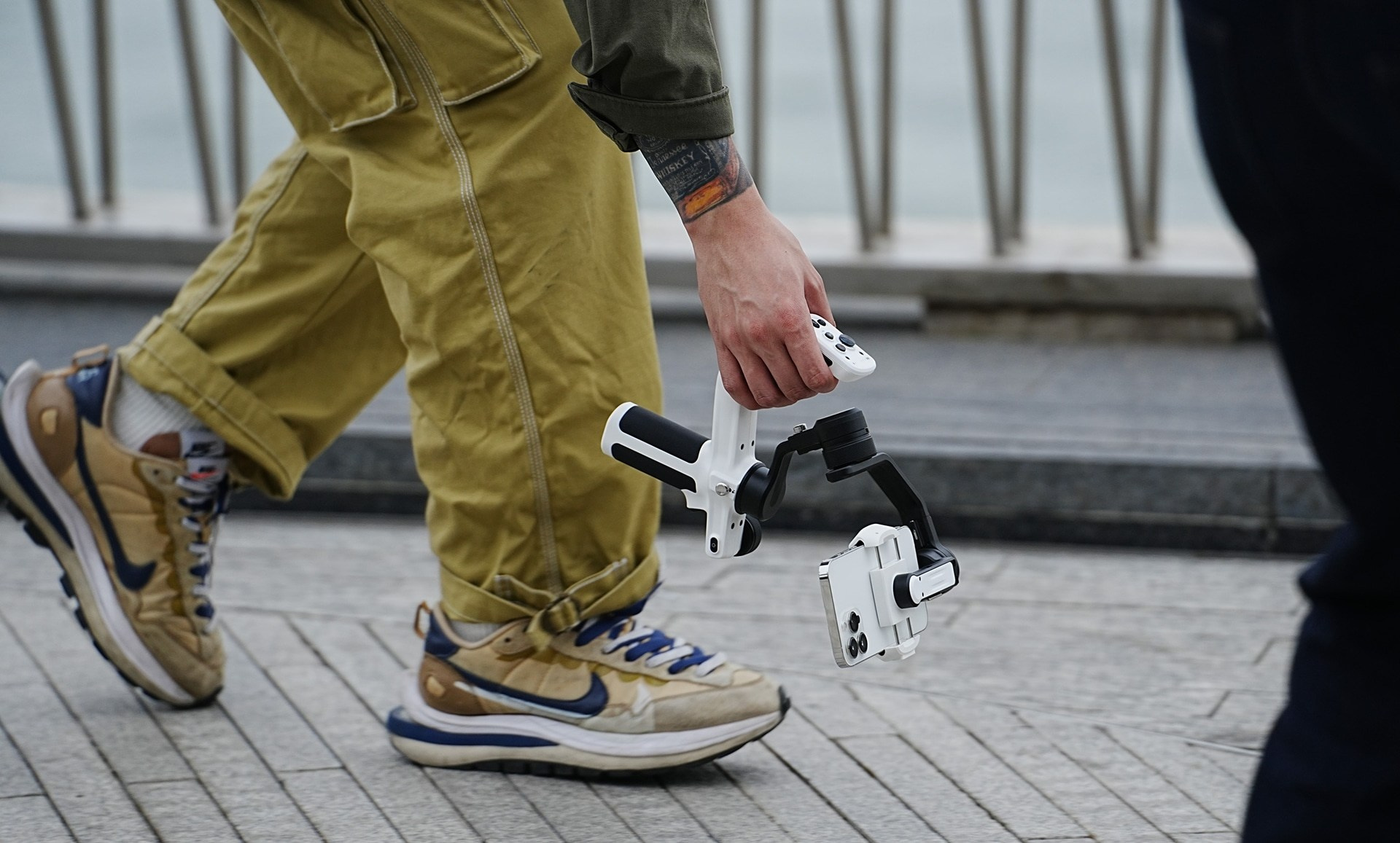 Предварительная продажа подвеса для смартфона FeiyuTech Scorp Mini-P. Фотограф — видеограф в Москве Дмитрий Менделеев