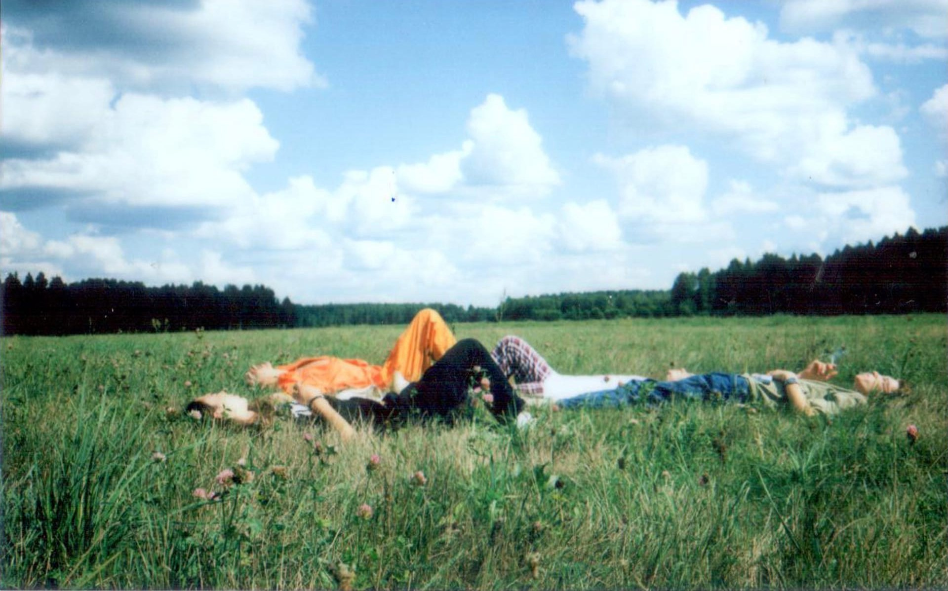 Липкий пол [книга]. Аня белка — художница и фотограф