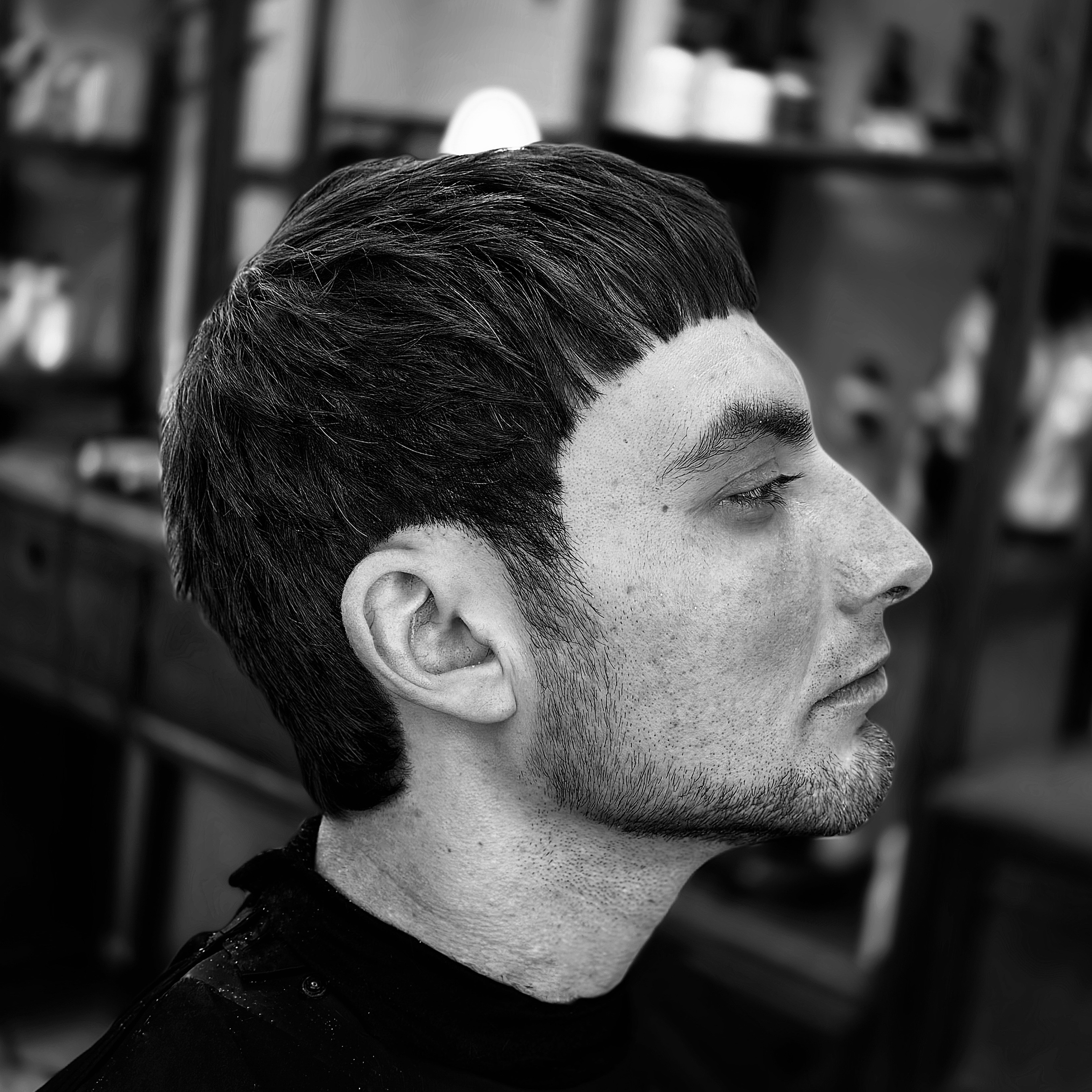 Стрижка ножницами в барбершопе, стрижка топ зоны, предметная съемка, барбер, салон, парикмахер,Машинка, борода, стрижка бороды, оформление бороды, обучение, академия барберинга, косметика