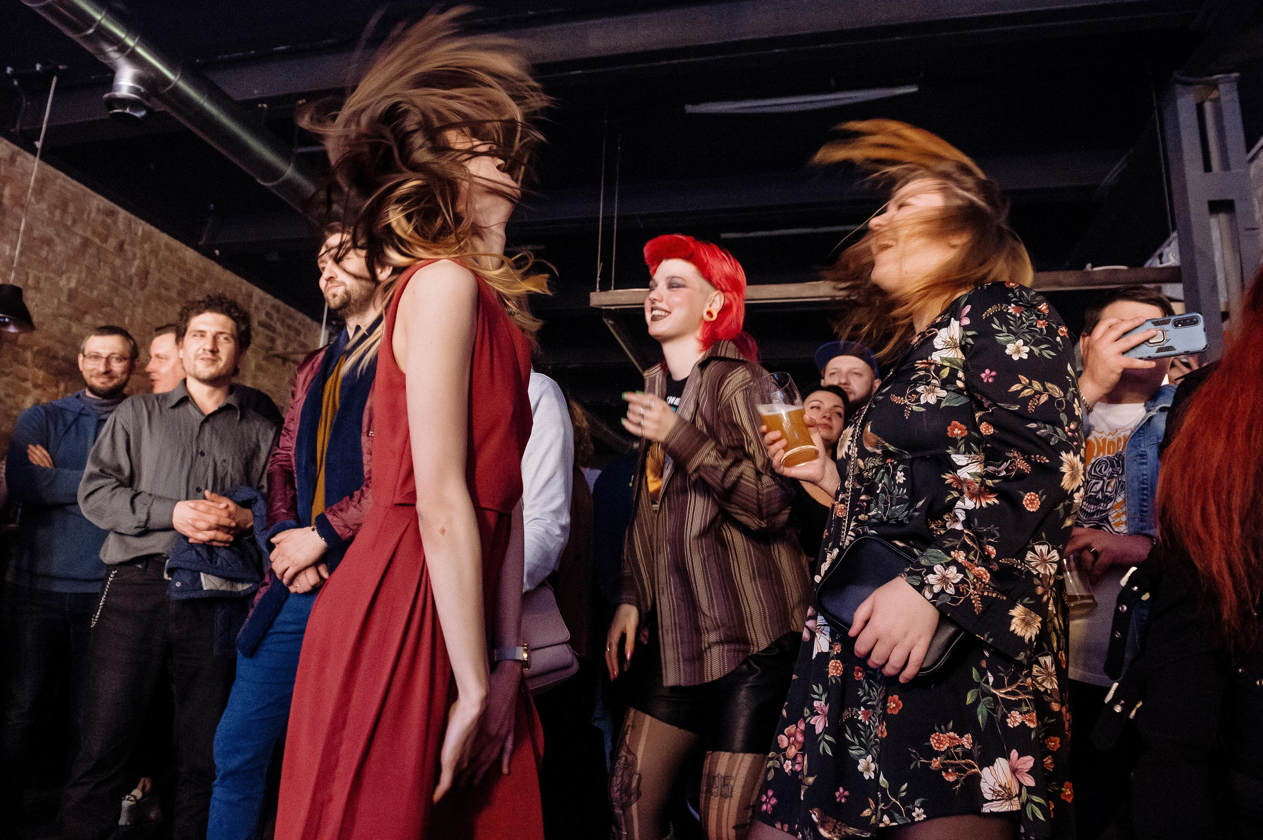 Milestone — Live in The Local Pub. Репортажный и свадебный фотограф в Курске Борис Захарчук