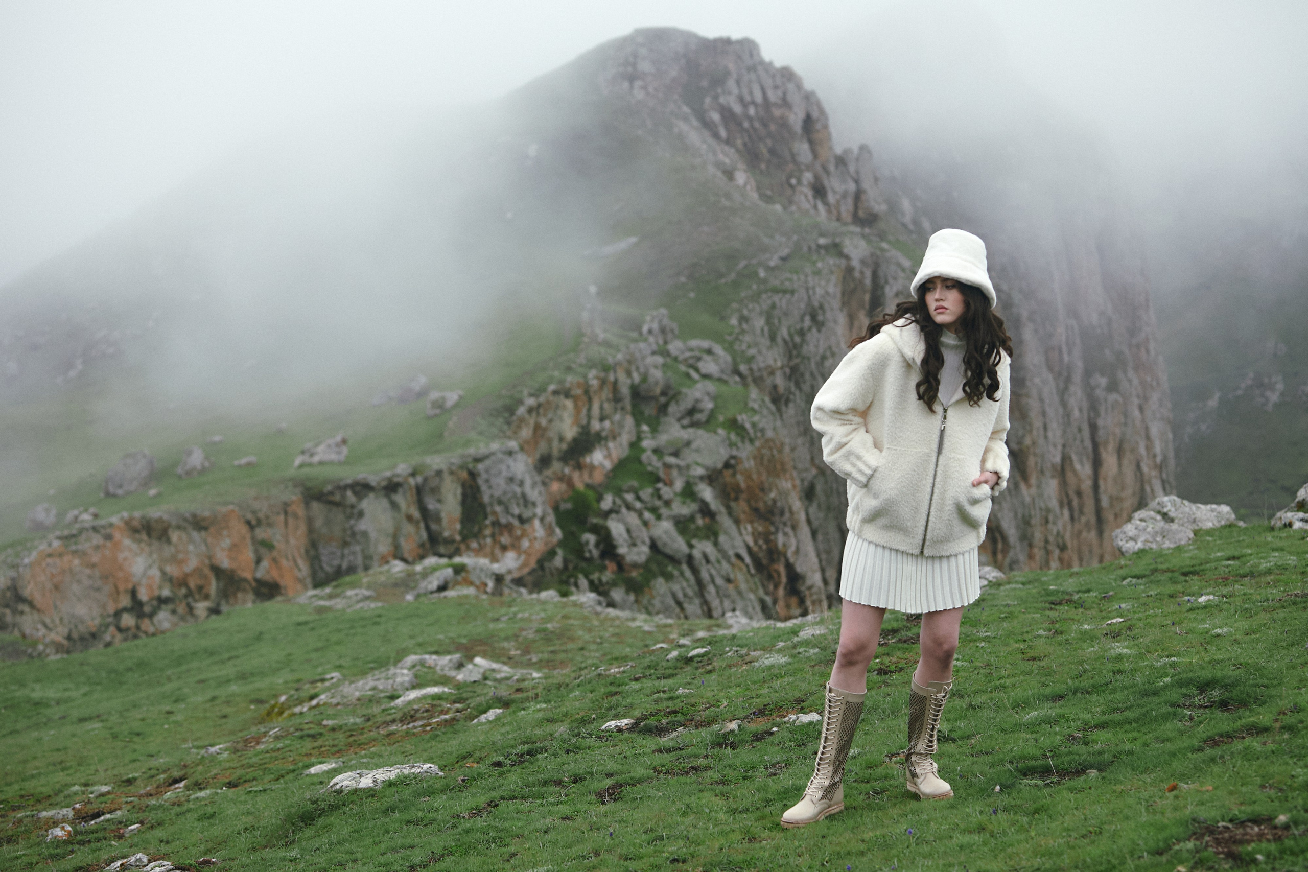 Анонс — Выездная имиджевая съемка в горах. Фотограф Продюсер в горах КБР / Москва  Нальчик Горы