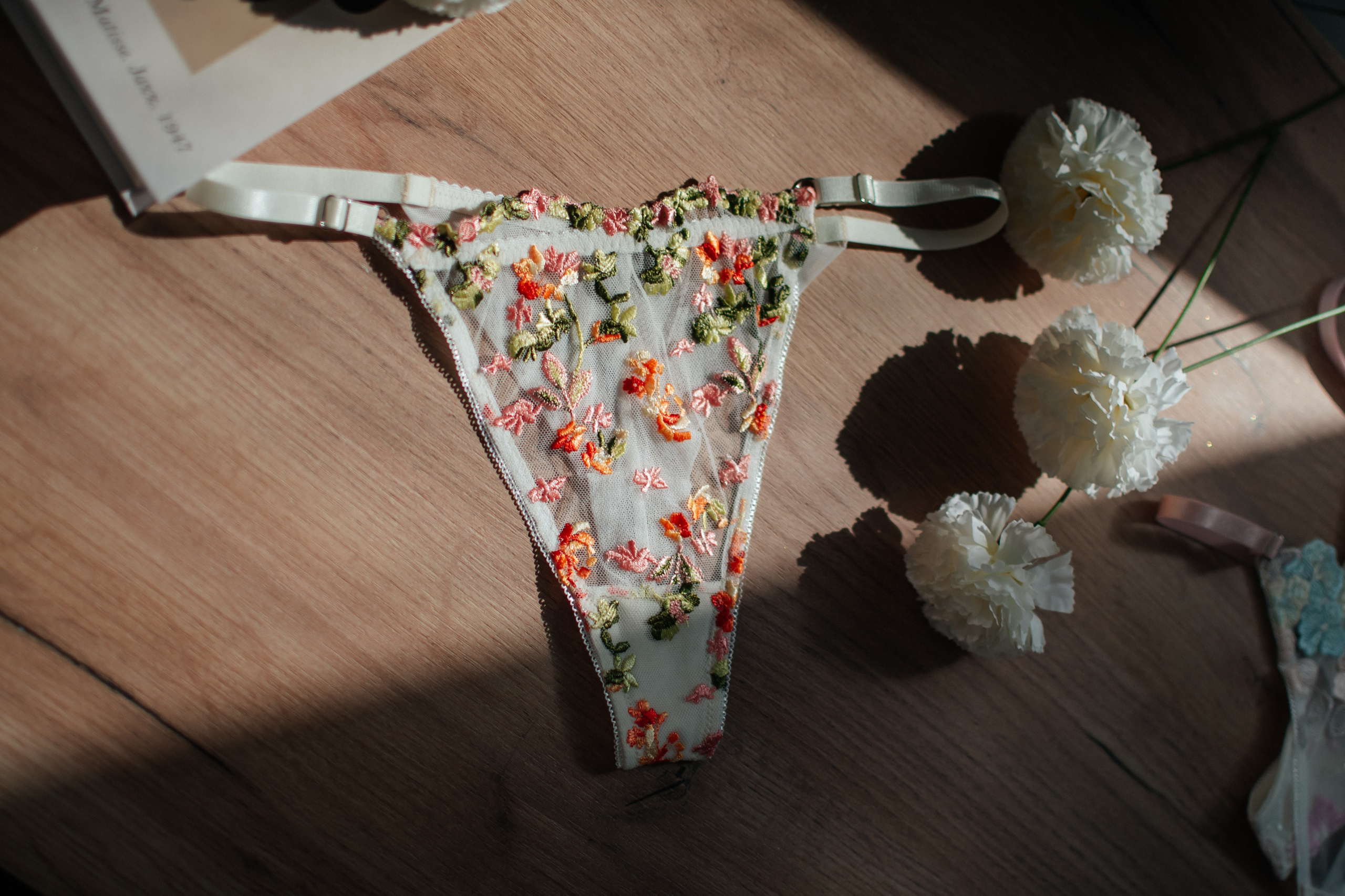 Каталог. VAM brand — нижнее бельё ручной работы