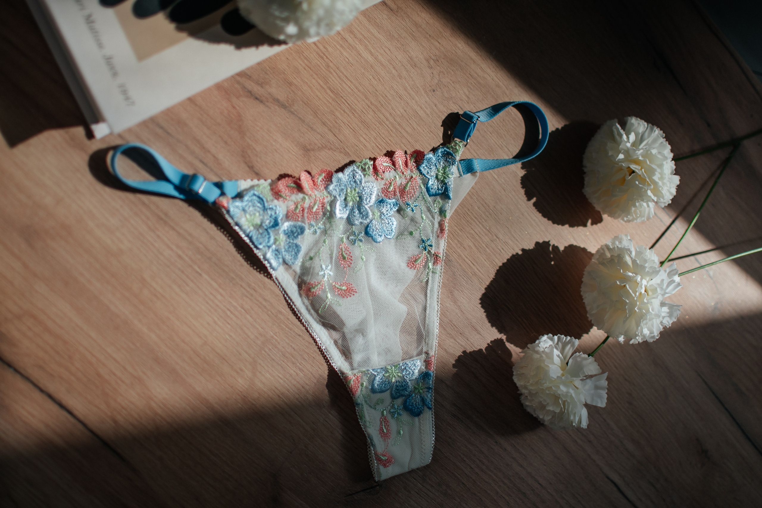 Каталог. VAM brand — нижнее бельё ручной работы