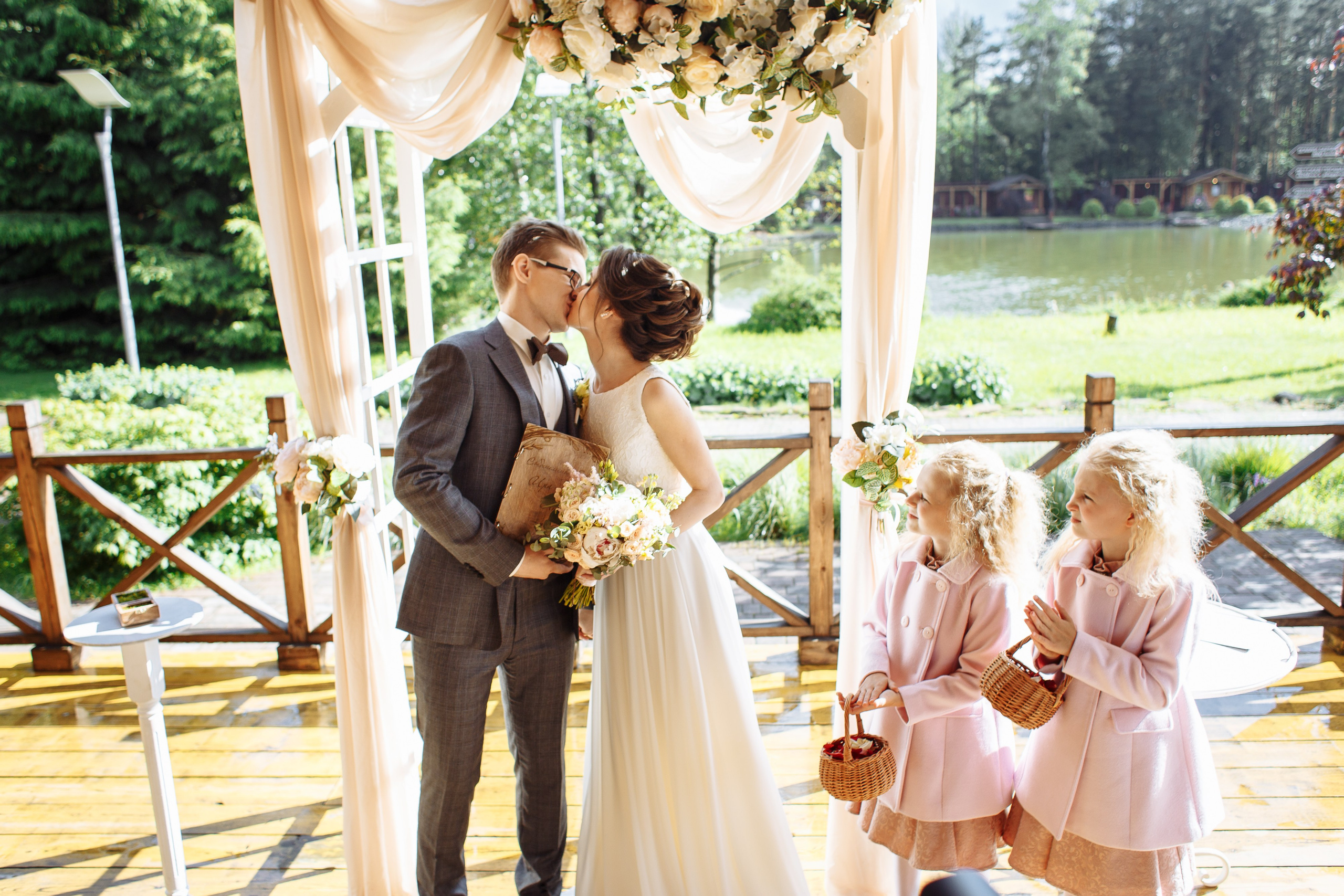 Выездная регистрация брака организация и особенности, цена. Свадебный фотограф Москва и МО Сергей Киржаев