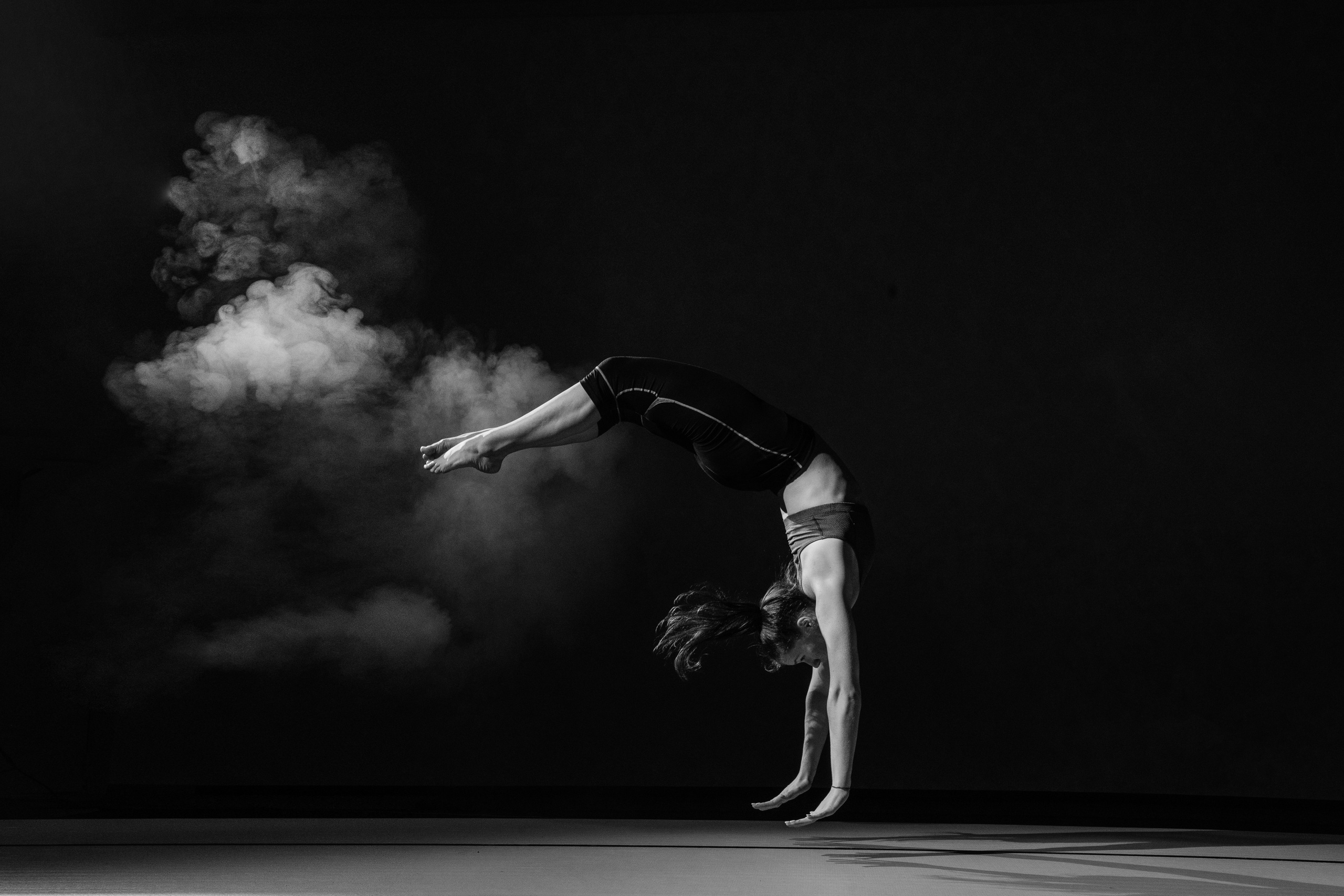 Акробатика и Воздушная гимнастика в Новороссийске - тренера. Акробатика г. Новороссийск для детей — Акробатический центр «Вверх» —