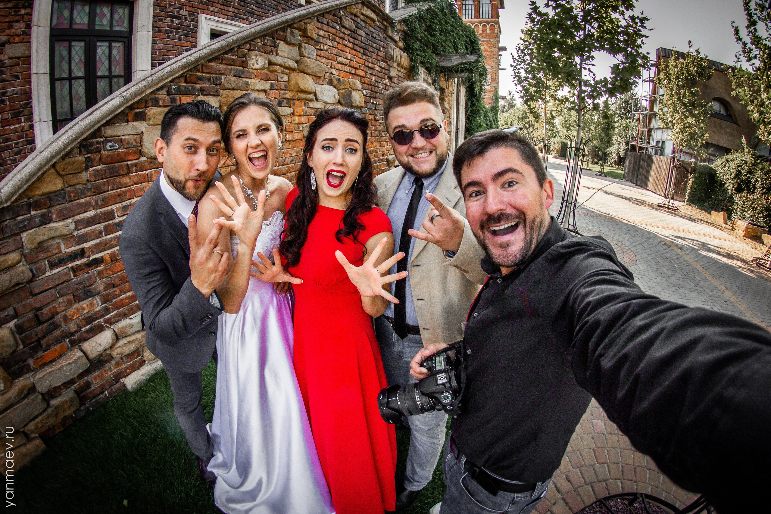 Студия в Ростове-на-Дону. Свадебная, репортажная и бизнес съёмка в Ростове-на-Дону