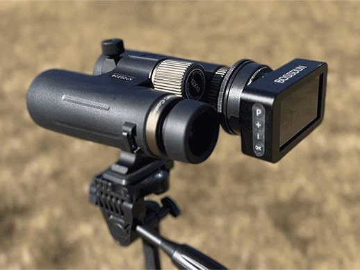 Блок камеры, превращающий бинокль в цифровую камеру. Фотограф — видеограф в Москве Дмитрий Менделеев