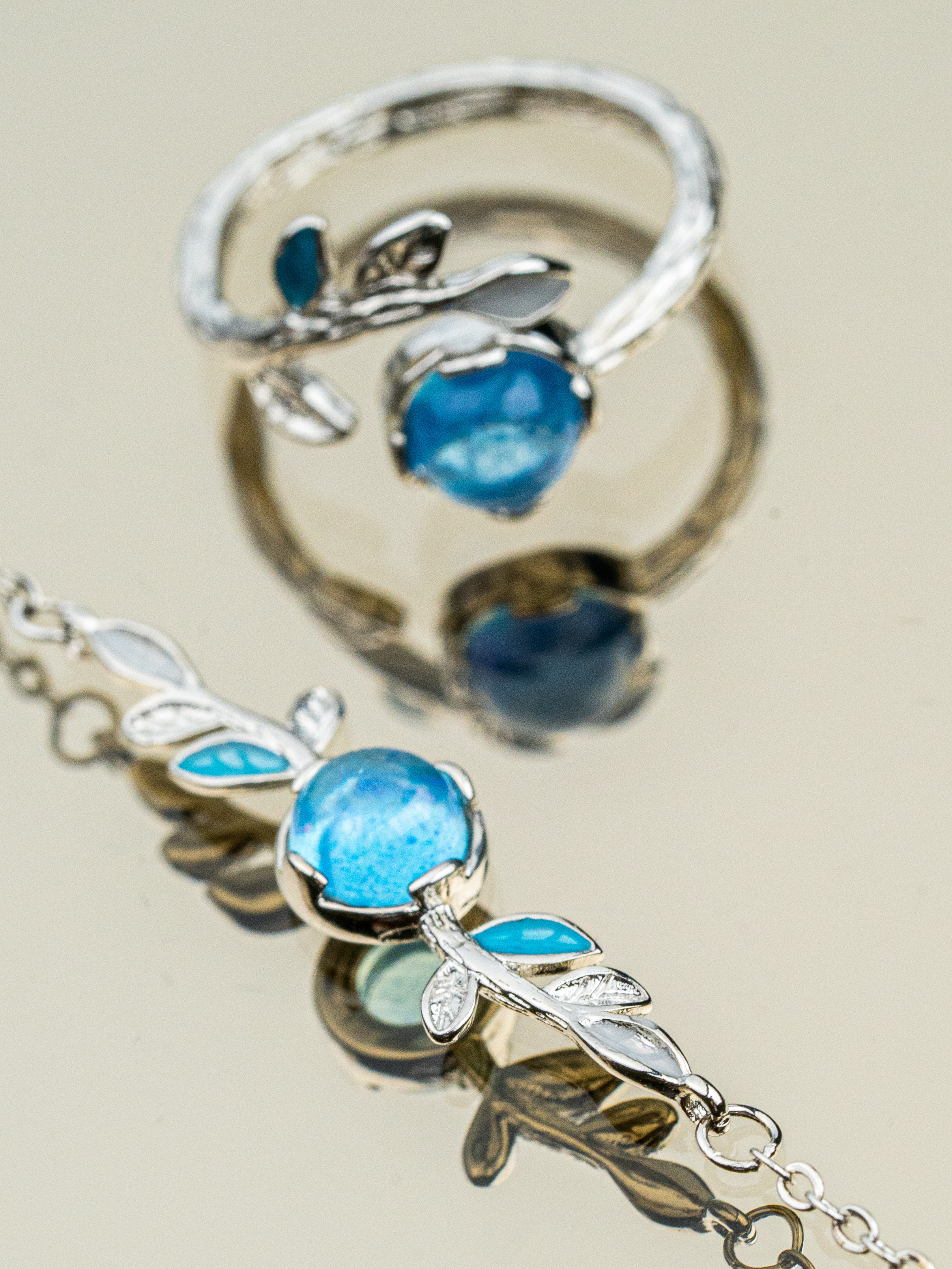 Фото для рекламы ювелирных украшений.