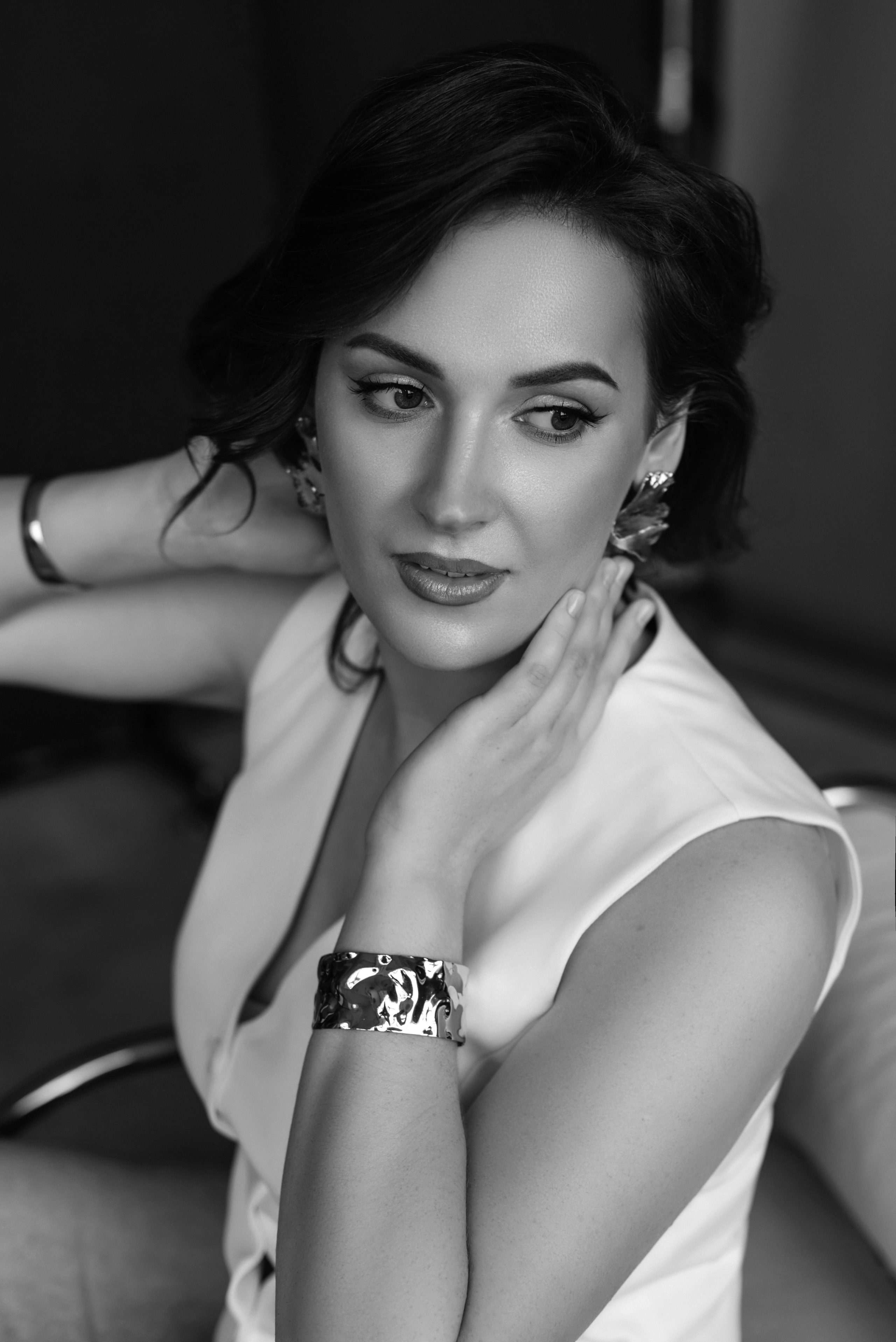 Контакты. Алина Полонейчик, фотограф в Москве в стиле минимализм