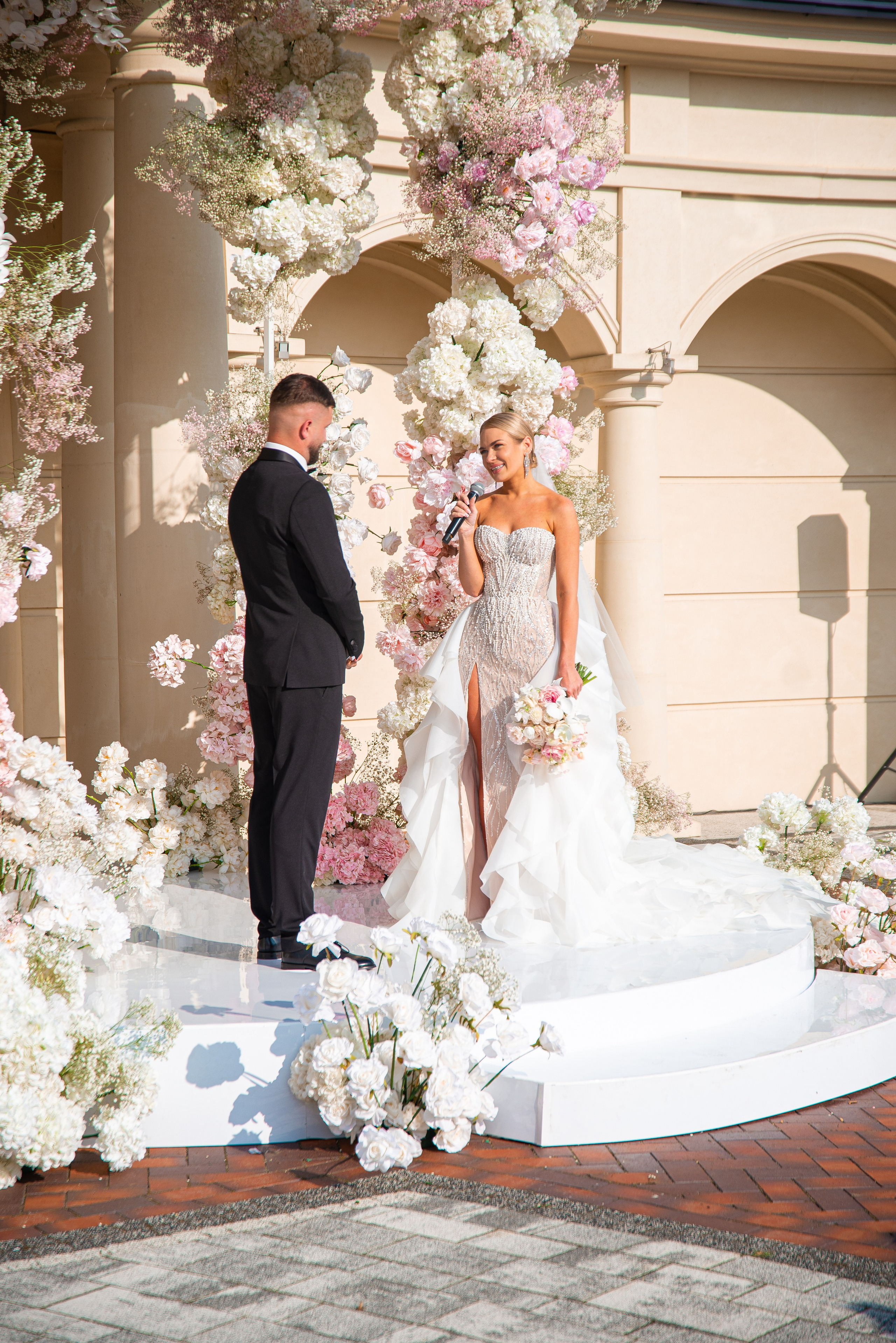 Цена СВАДЕБНОЙ СЪЁМКИ. Семейный фотограф на выписку из роддома и крещение Минск Настя Гришук