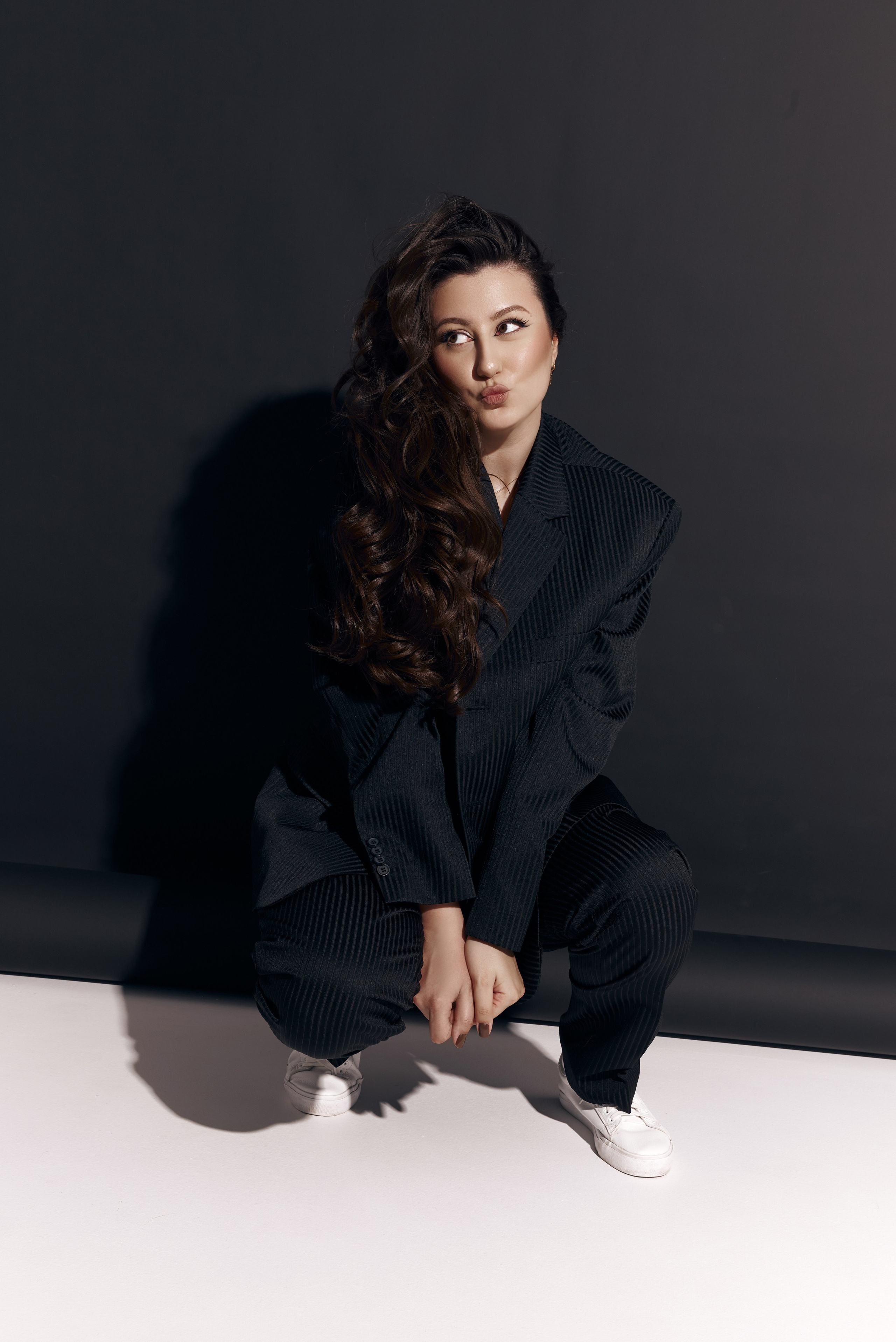 Контакты. Фотограф Донецк Симкович София