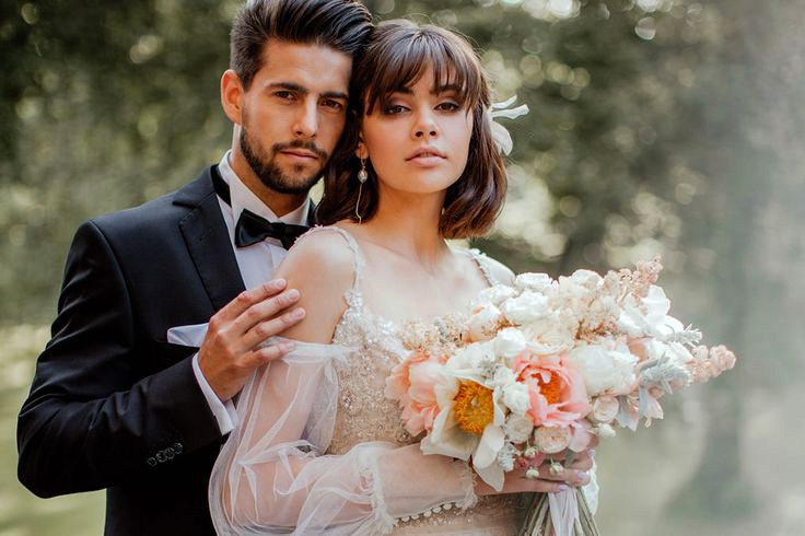 Фотограф на свадьбу в Воронеже с ценами доступными и подарками для всех к любому пакету услуг на свадьбу. Свадебная фотосессия в Воронеже от свадебного фотографа Воронежа