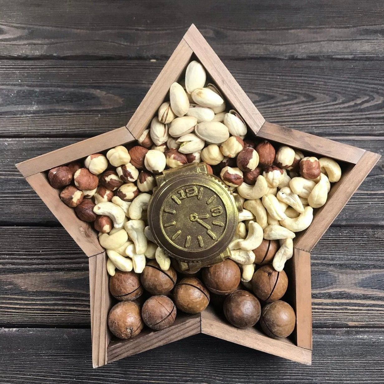 Мужские букеты Сургут. Клубника в шоколаде в Сургуте