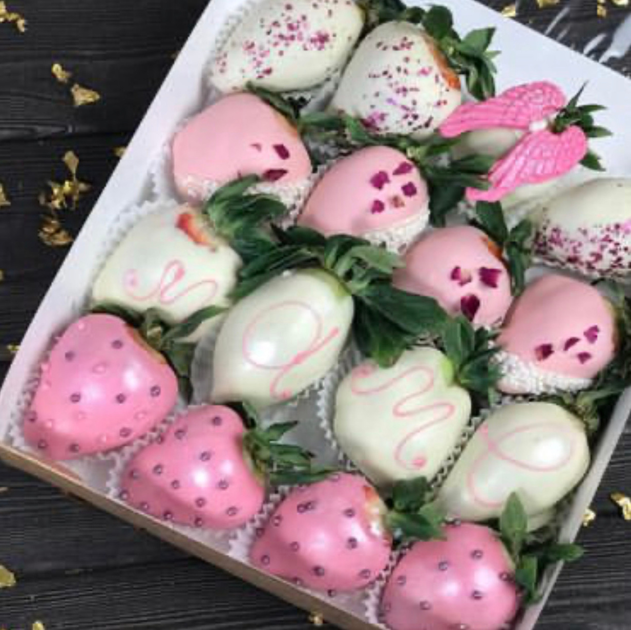 Наборы из клубники в шоколаде Сургут. Клубника в шоколаде в Сургуте