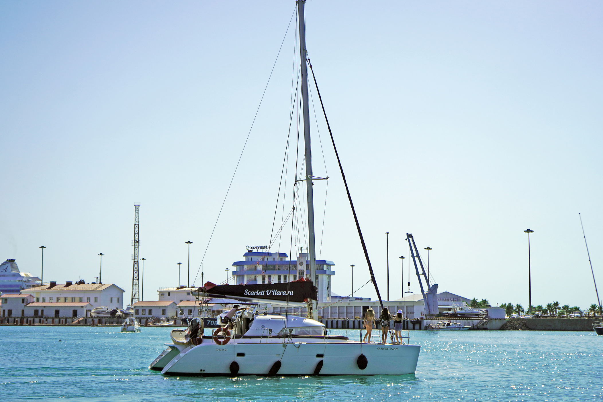 Катамаран парусный Lagoon 380 аренда яхт в Сочи Yachtvip.ru