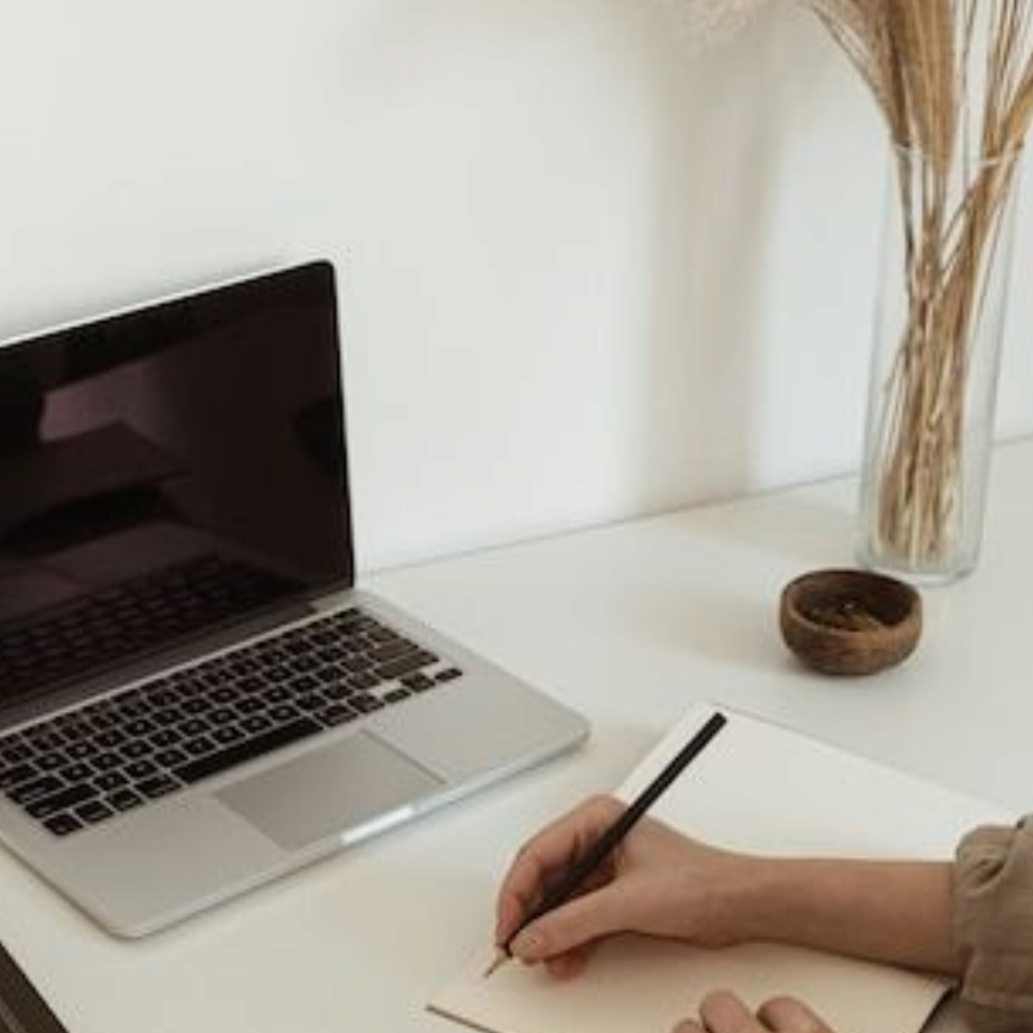 Интенсив: «Объятия мамы: как найти в них исцеление». Психолог Юлия Наумкина